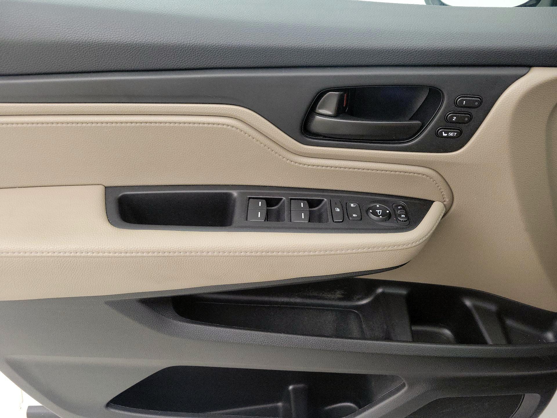 Thumbnail: 2023 Honda Odyssey - 12