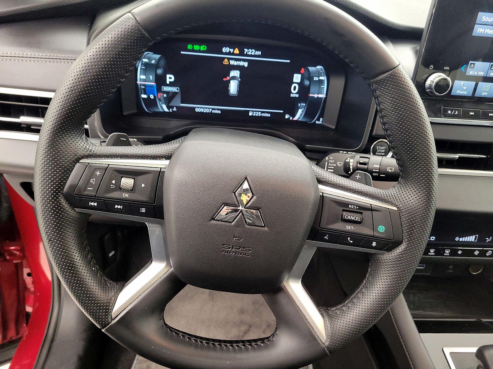 Thumbnail: 2024 Mitsubishi Outlander - 10