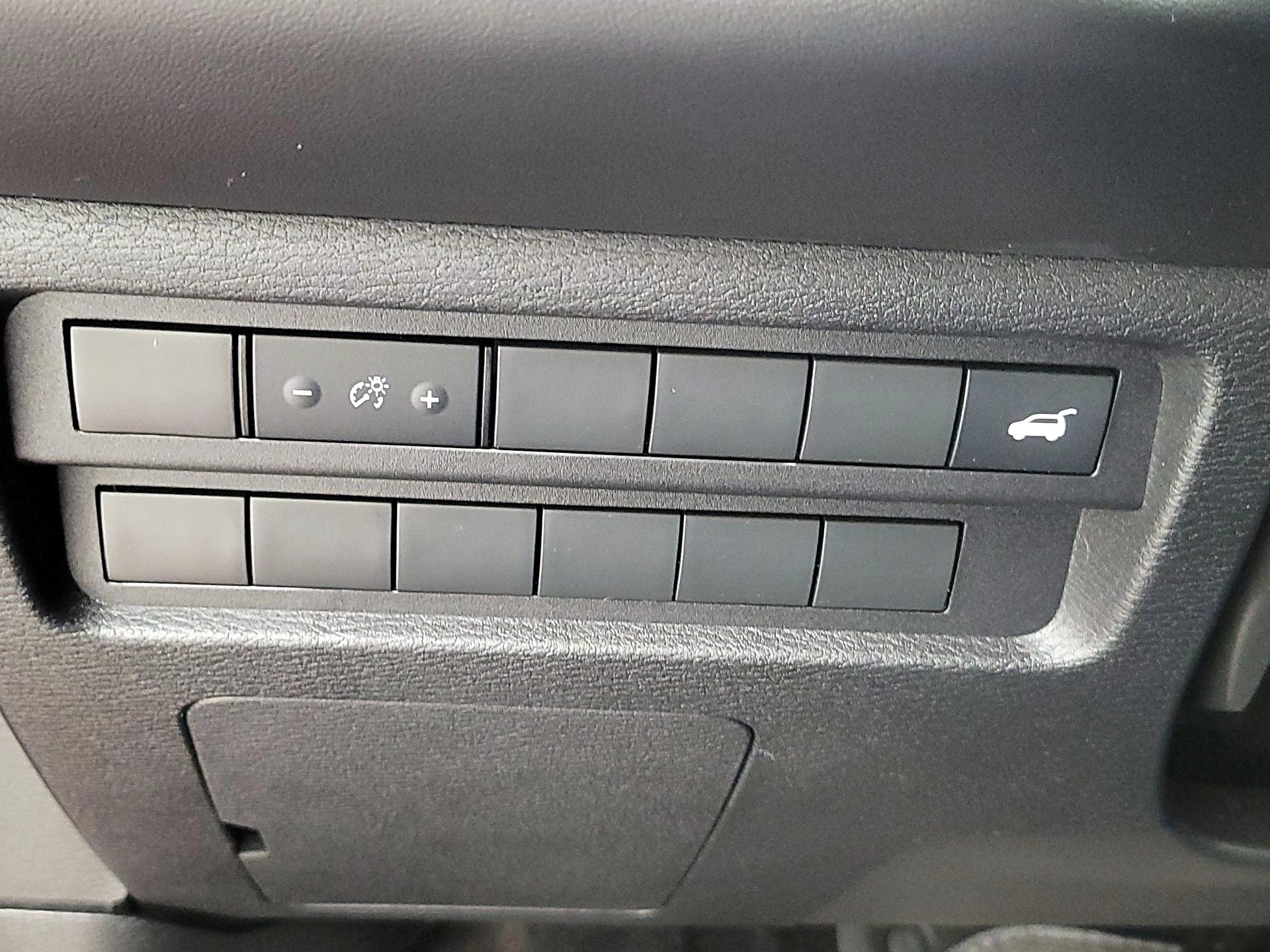 Thumbnail: 2024 Mitsubishi Outlander - 13