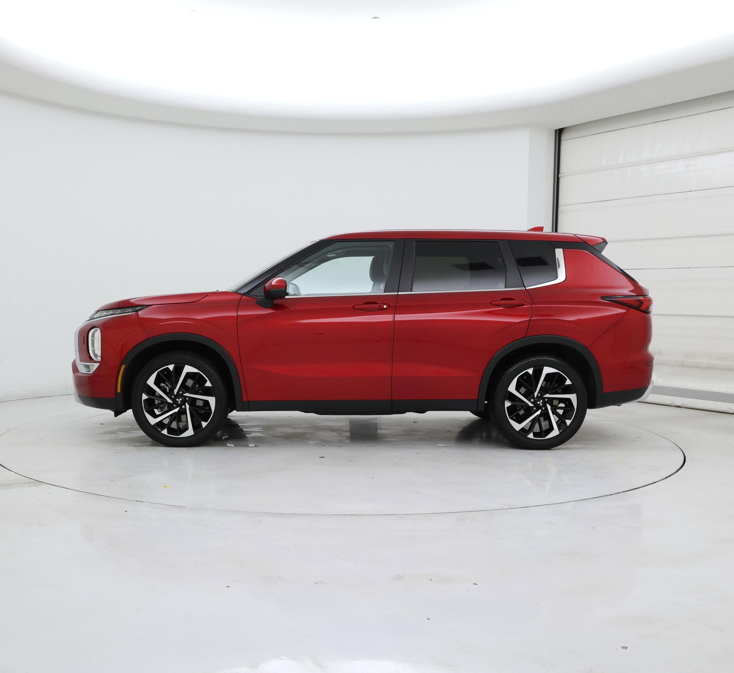 Thumbnail: 2024 Mitsubishi Outlander - 3