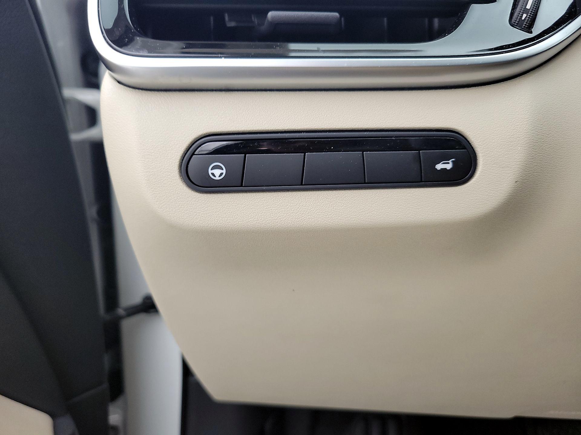 Thumbnail: 2023 INFINITI QX60 - 11