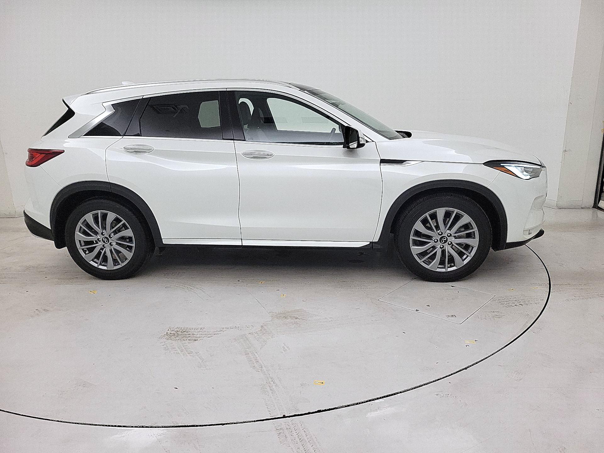 Thumbnail: 2023 INFINITI QX50 - 4