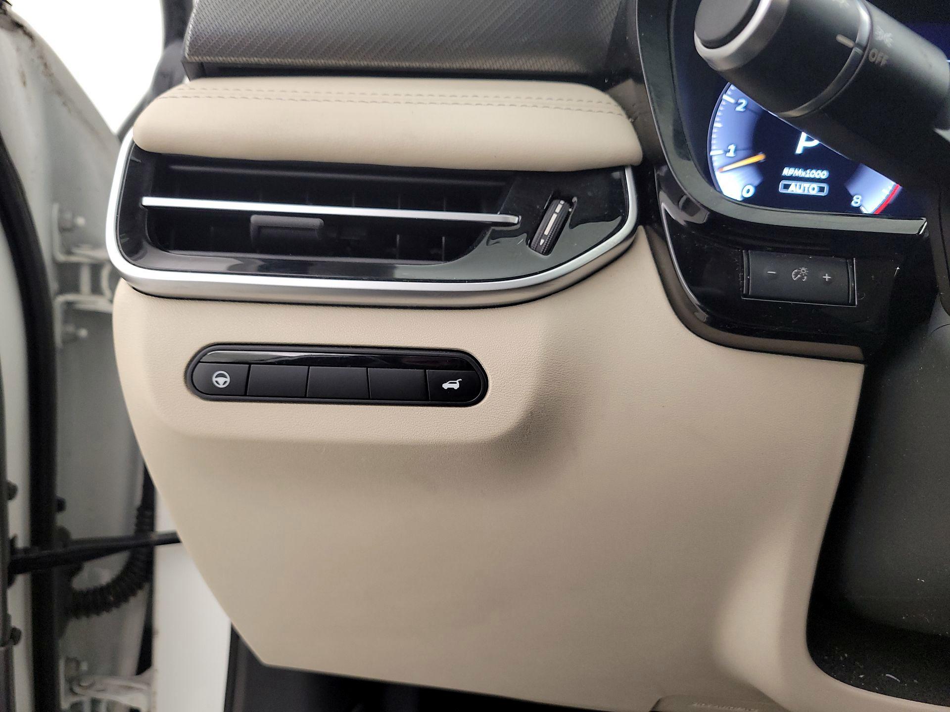 Thumbnail: 2023 INFINITI QX60 - 11