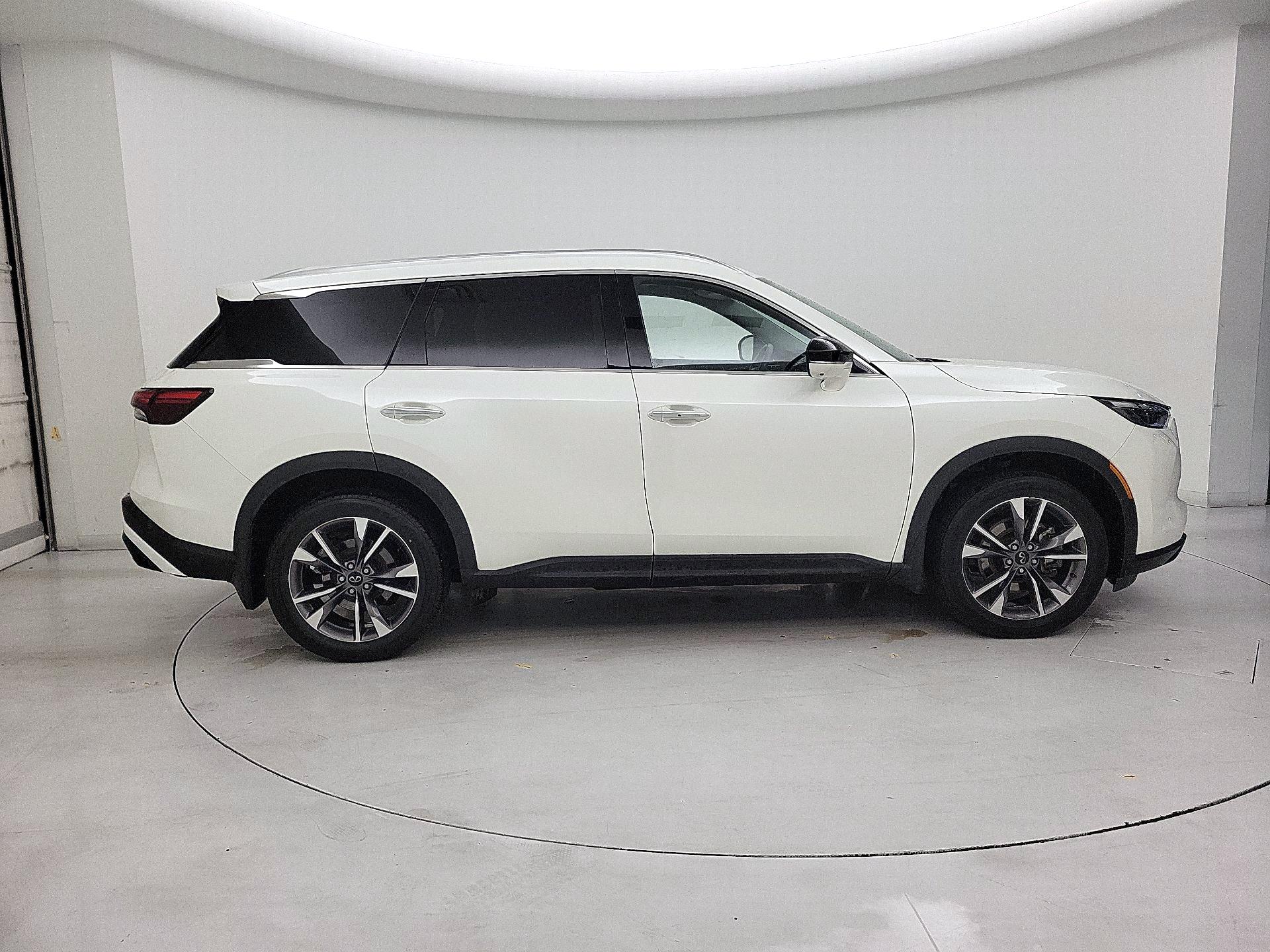 Thumbnail: 2023 INFINITI QX60 - 4