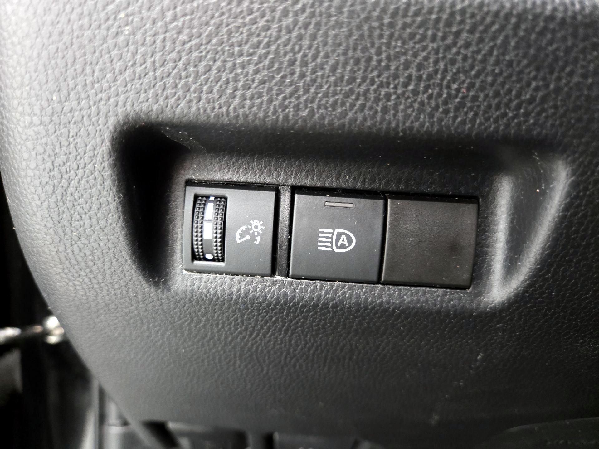 Thumbnail: 2023 Toyota RAV4 - 13