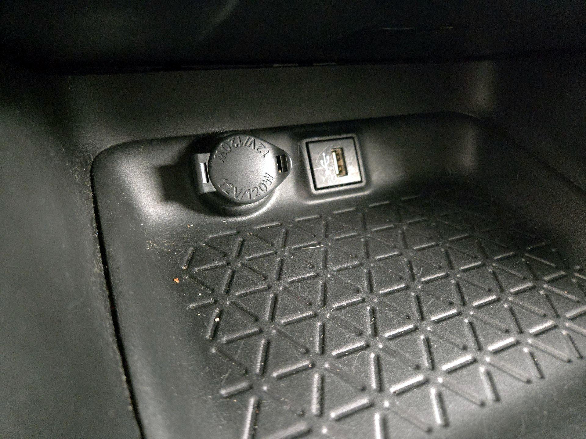 Thumbnail: 2023 Toyota RAV4 - 18