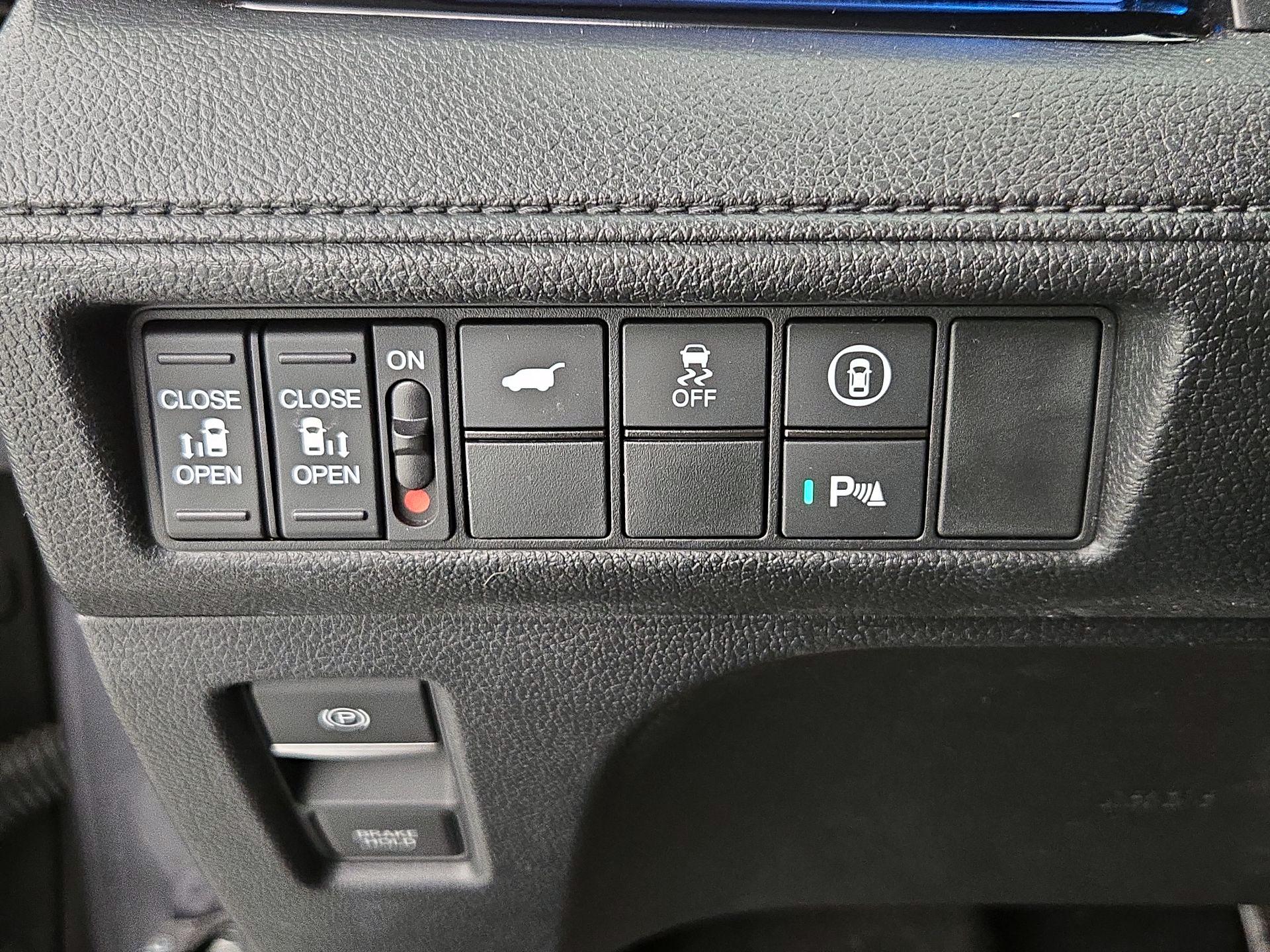 Thumbnail: 2023 Honda Odyssey - 13