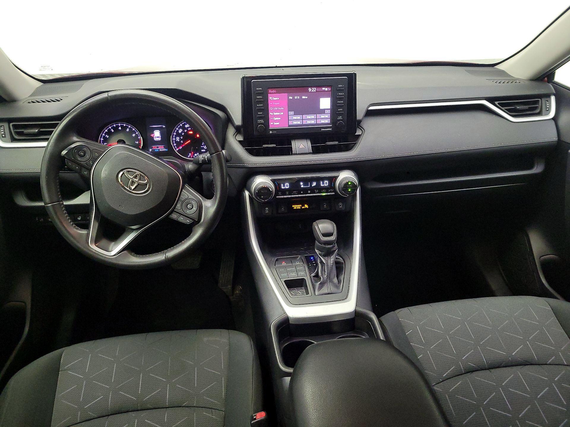 Thumbnail: 2020 Toyota RAV4 - 9