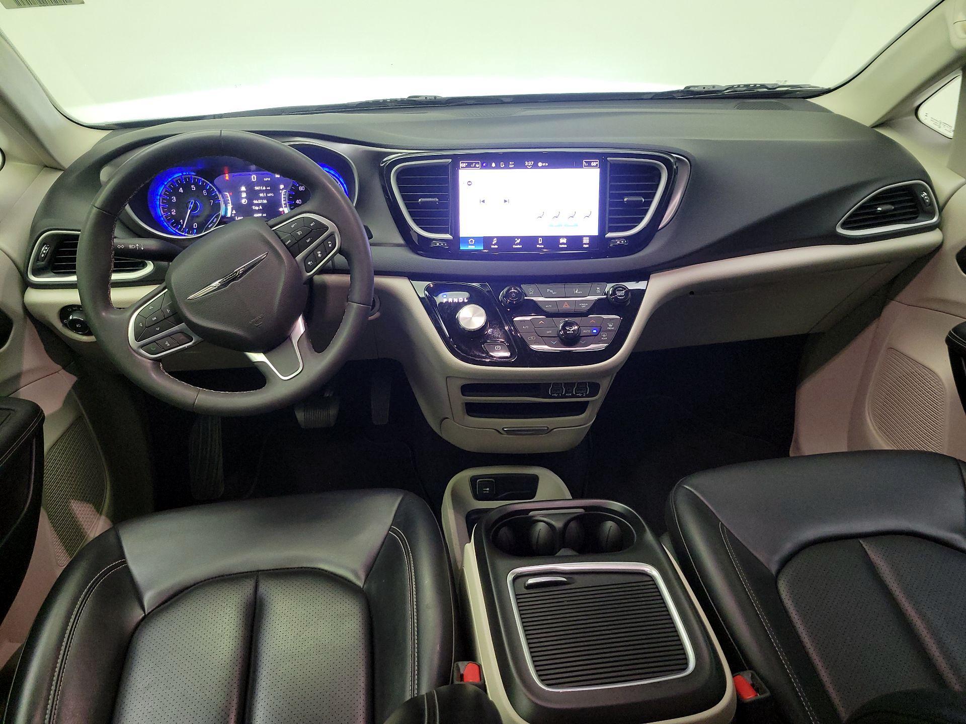 Thumbnail: 2023 Chrysler Pacifica - 9