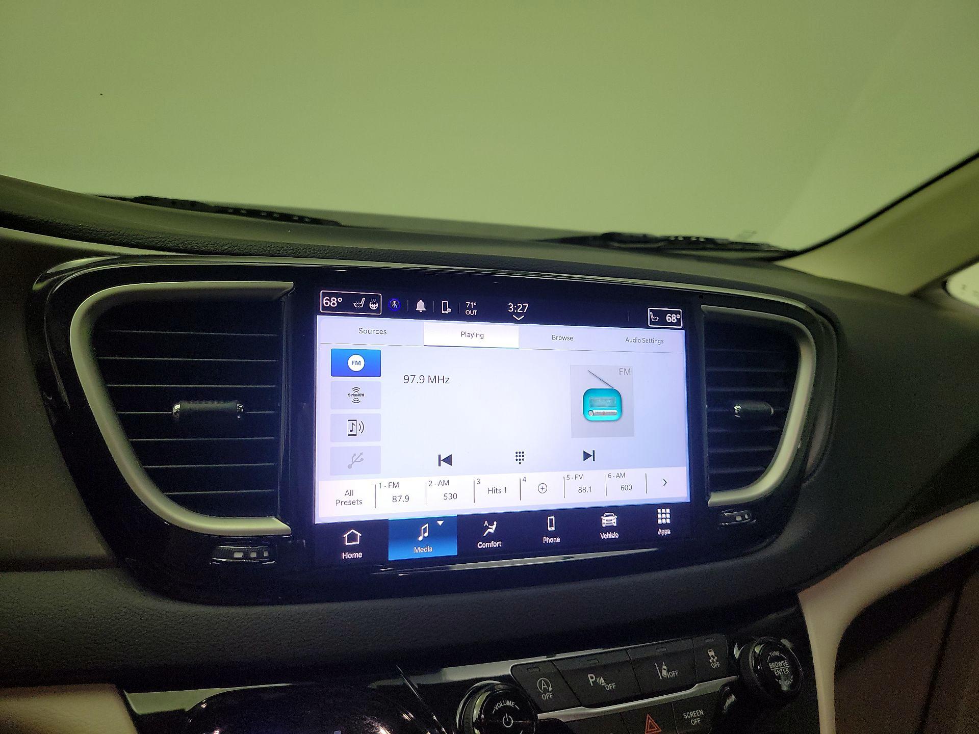 Thumbnail: 2023 Chrysler Pacifica - 15