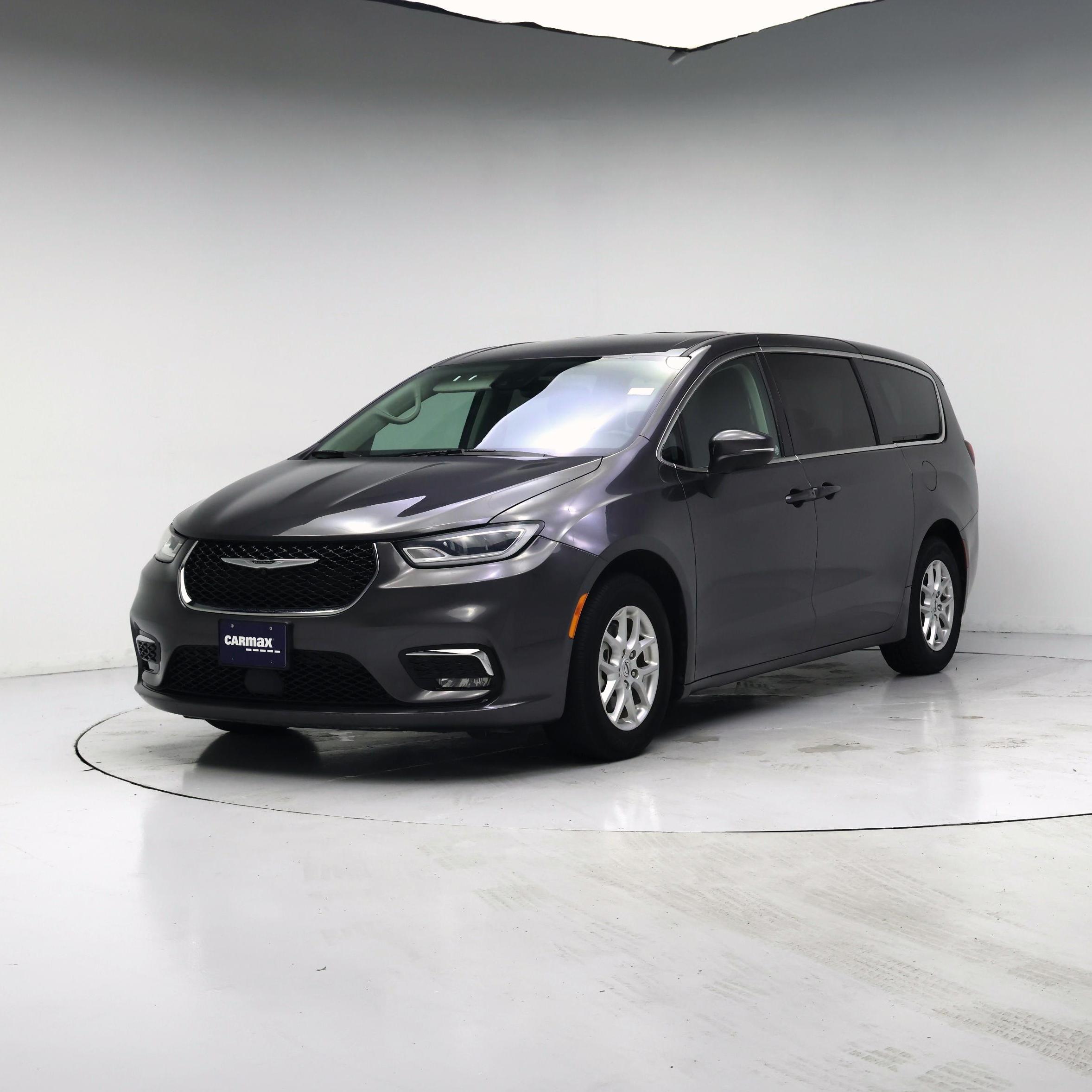 Thumbnail: 2023 Chrysler Pacifica - 4