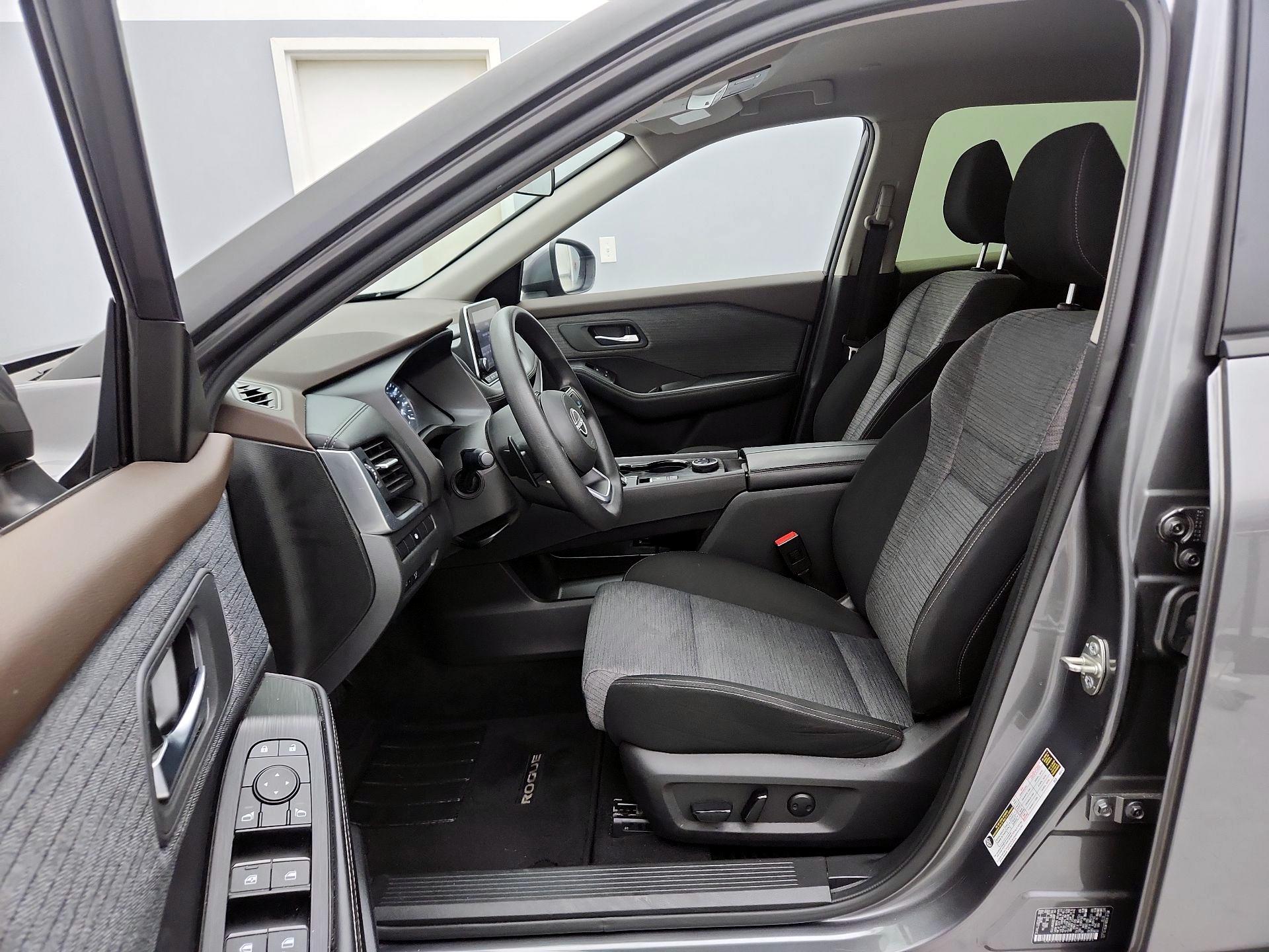 Thumbnail: 2023 Nissan Rogue - 11