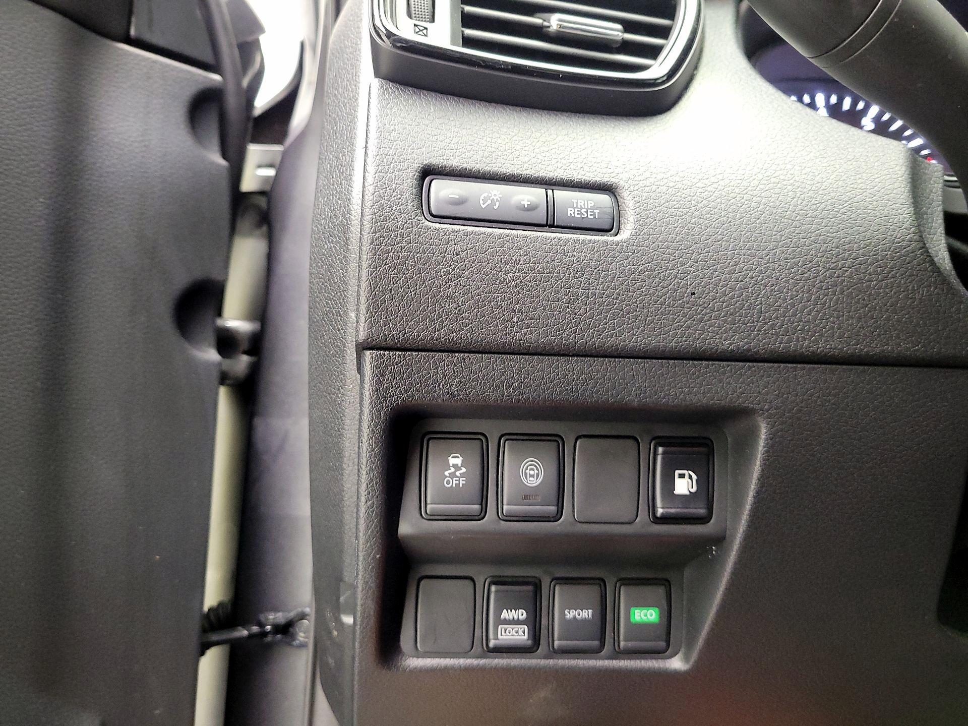 Thumbnail: 2020 Nissan Rogue - 11