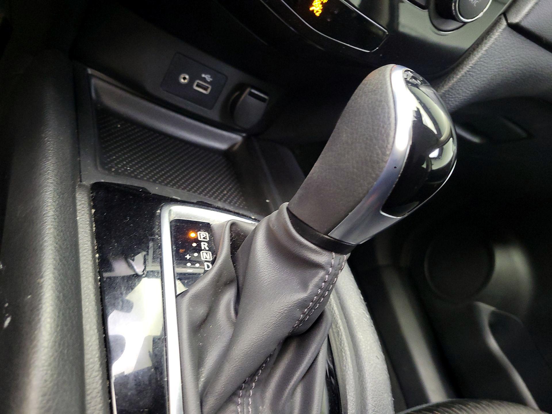 Thumbnail: 2020 Nissan Rogue - 15