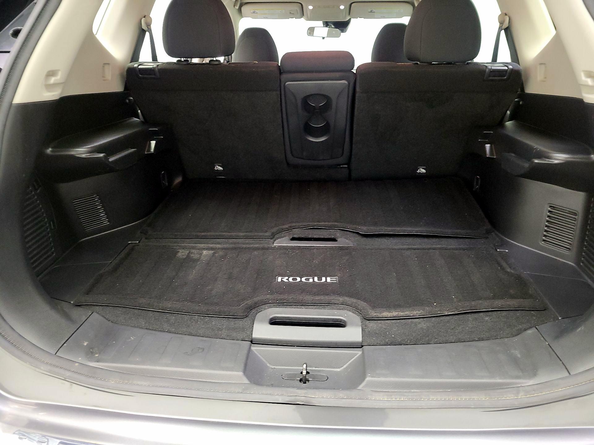 Thumbnail: 2020 Nissan Rogue - 18