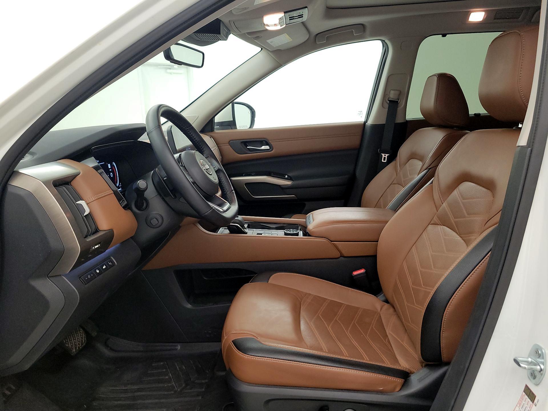 Thumbnail: 2023 Nissan Pathfinder - 9