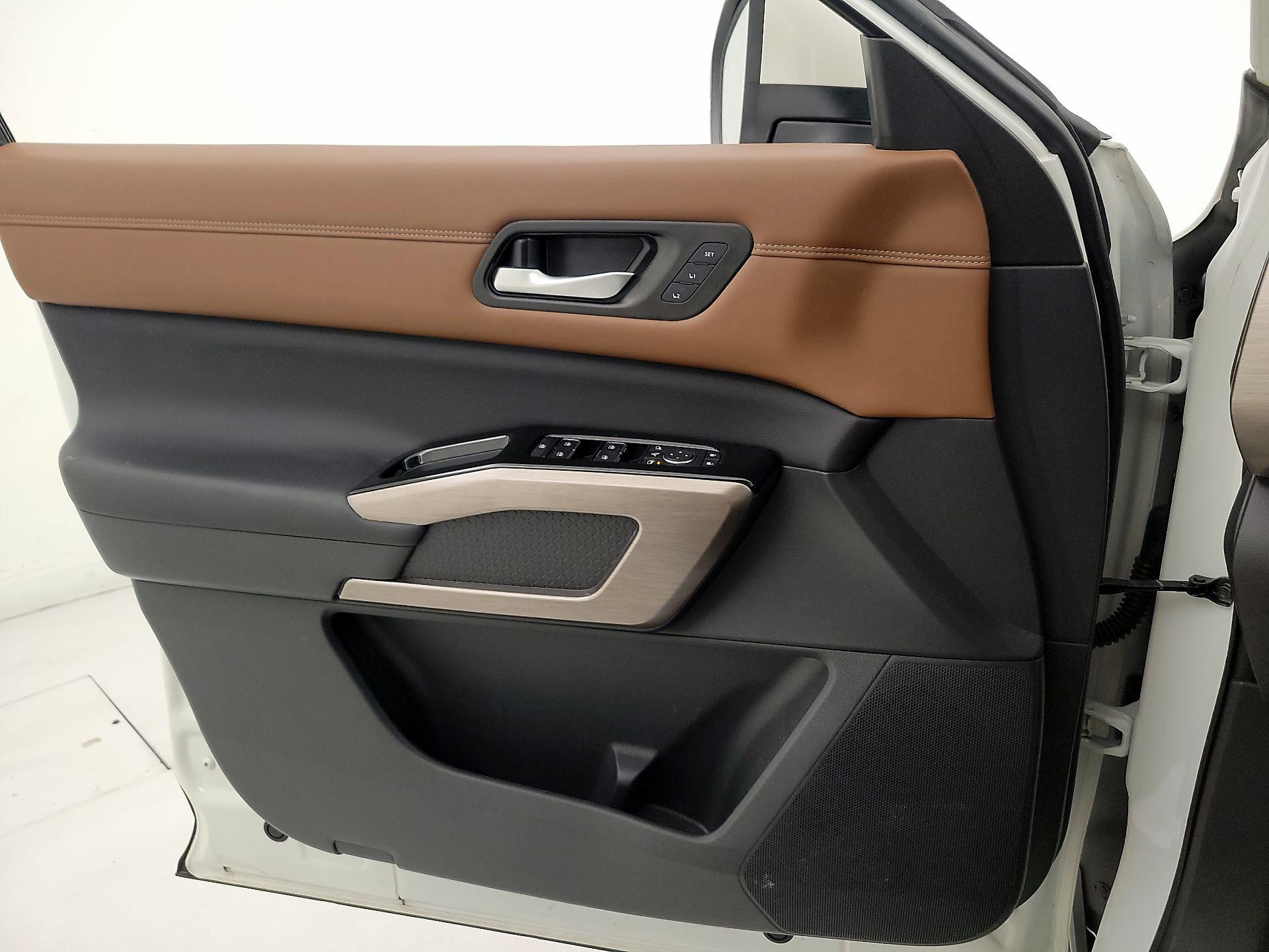 Thumbnail: 2023 Nissan Pathfinder - 10