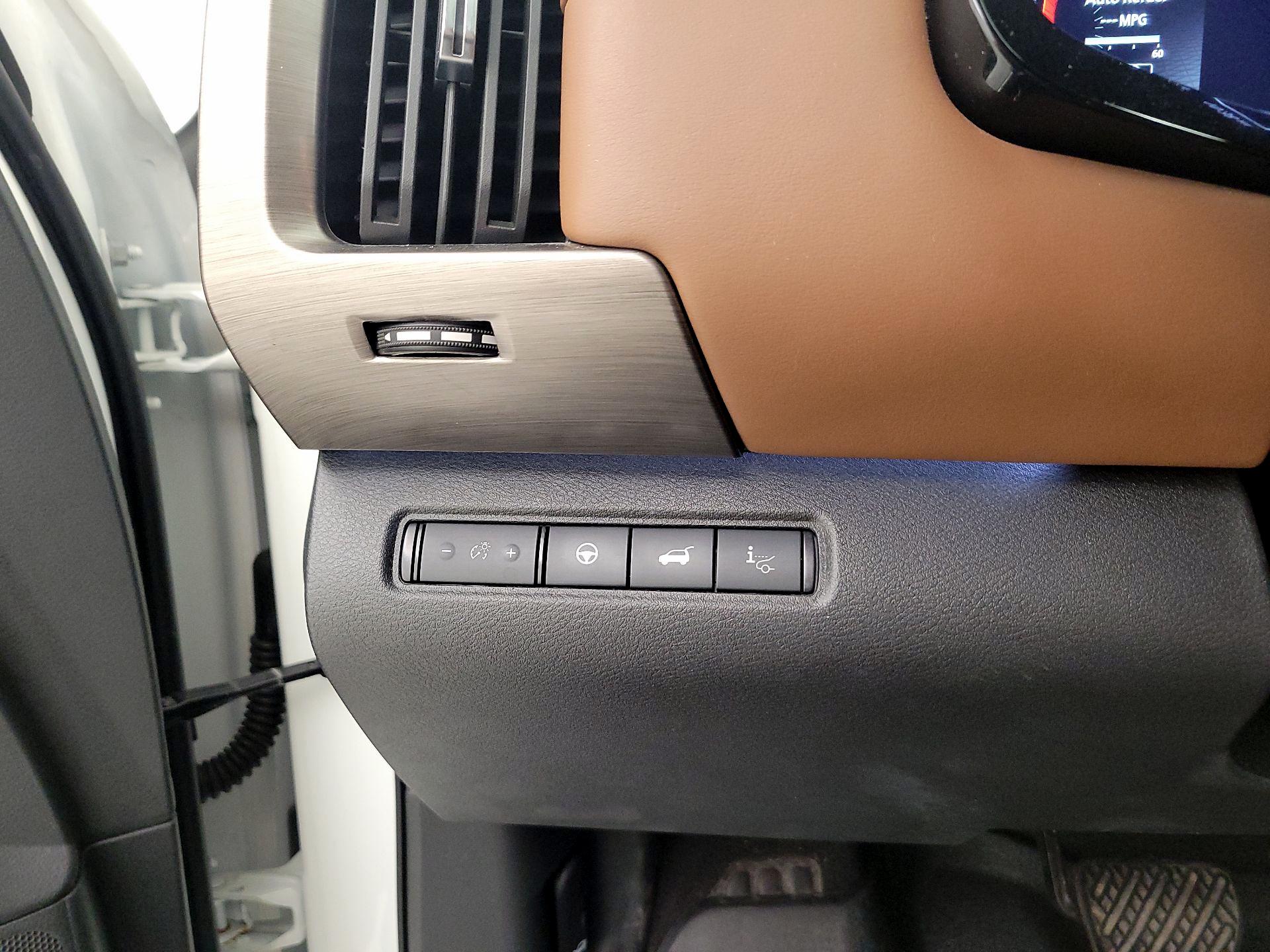 Thumbnail: 2023 Nissan Pathfinder - 11