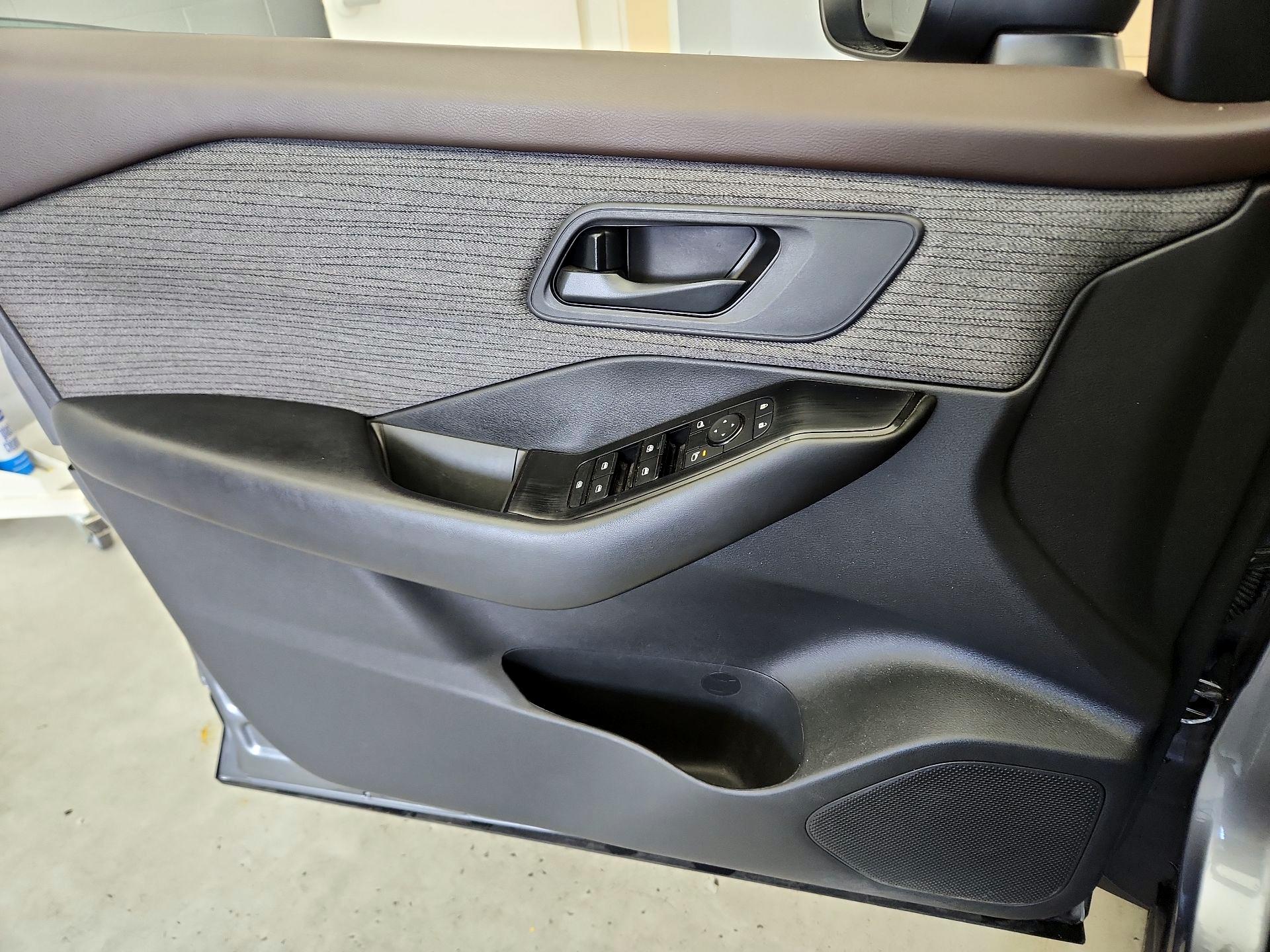 Thumbnail: 2023 Nissan Rogue - 12