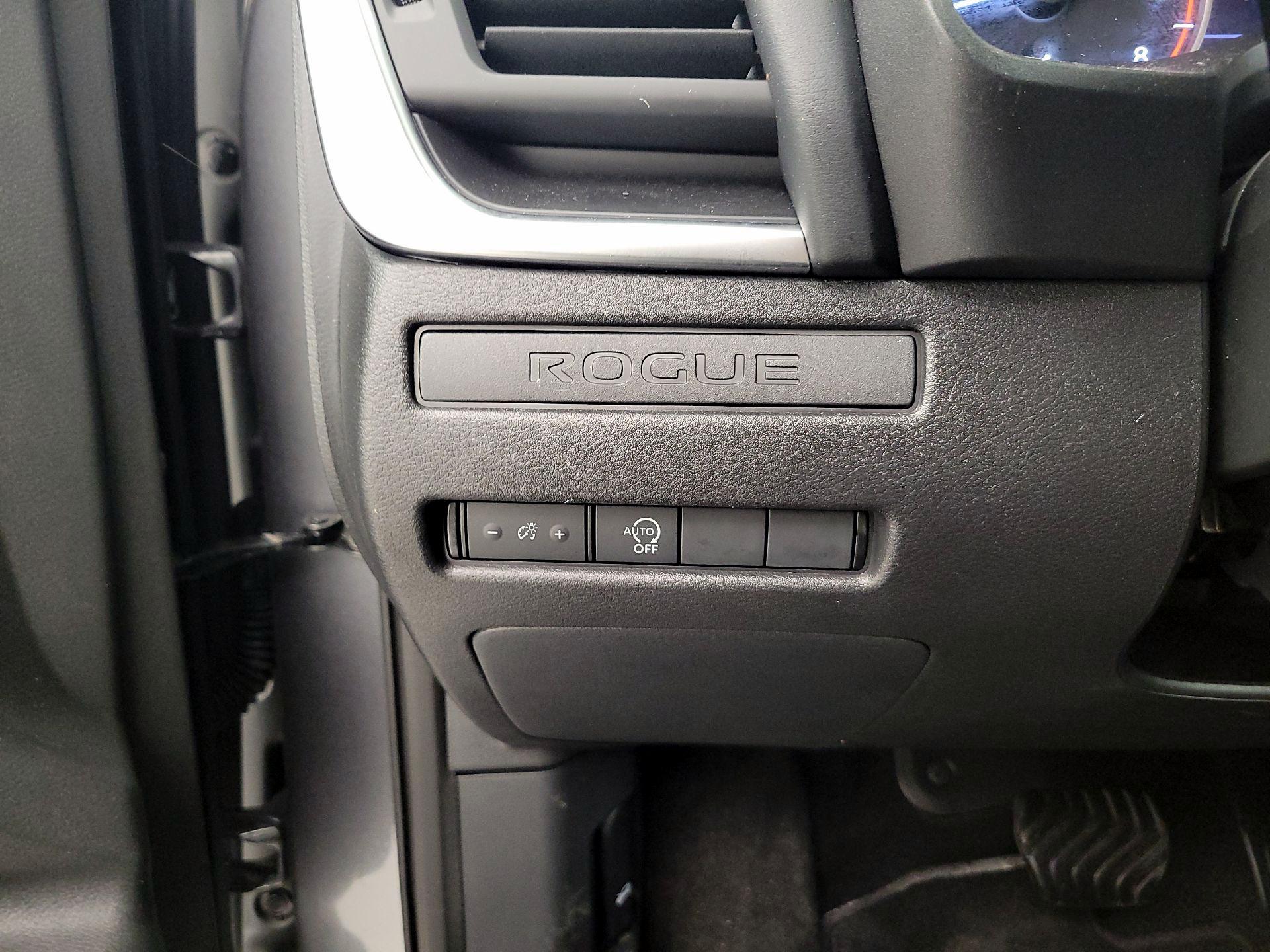 Thumbnail: 2023 Nissan Rogue - 11