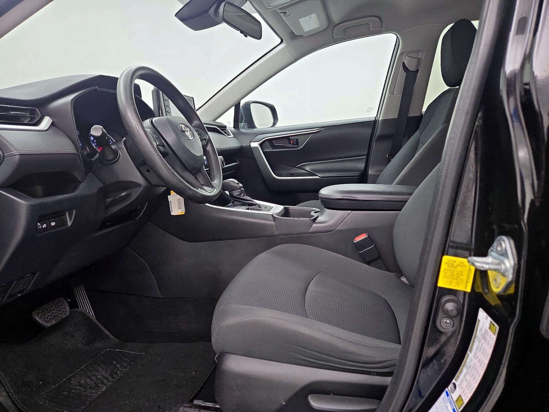 Thumbnail: 2020 Toyota RAV4 - 11