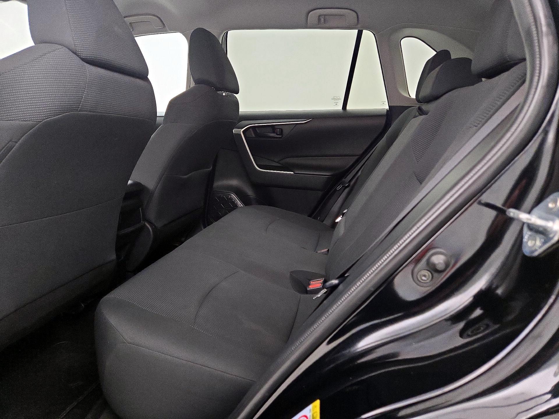 Thumbnail: 2020 Toyota RAV4 - 19