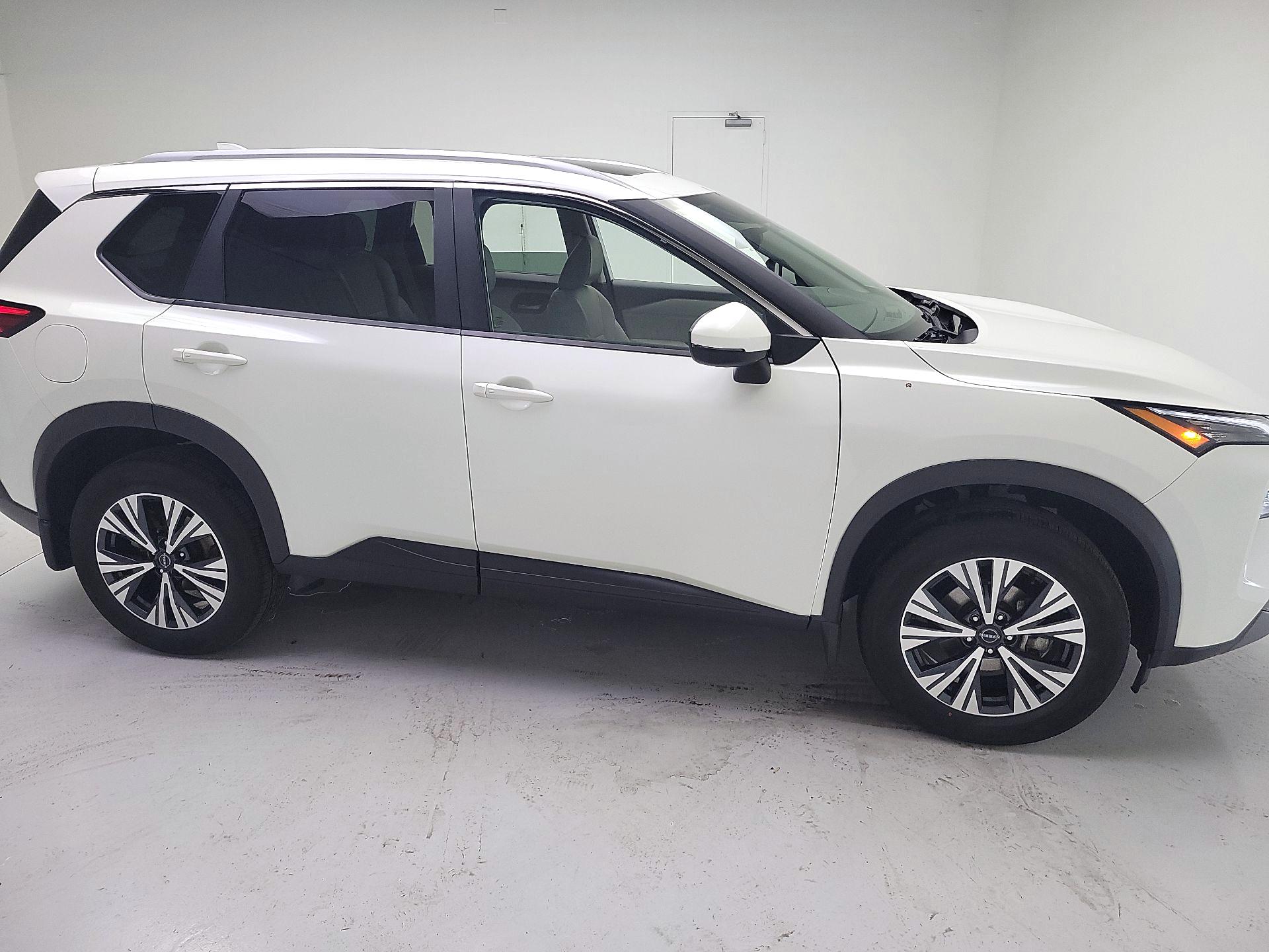 Thumbnail: 2023 Nissan Rogue - 4