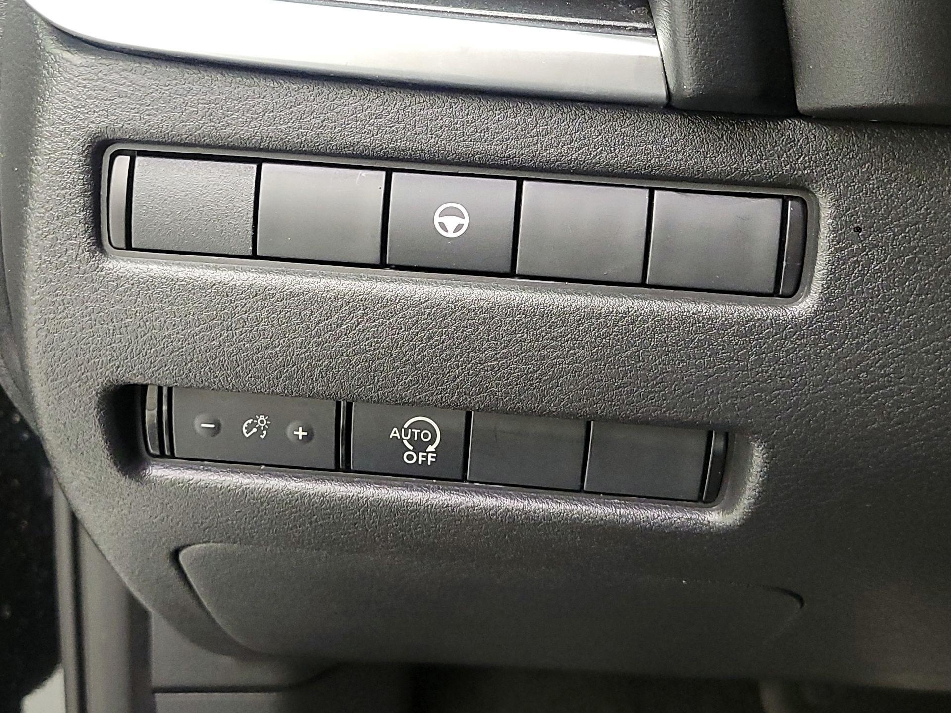 Thumbnail: 2023 Nissan Rogue - 11