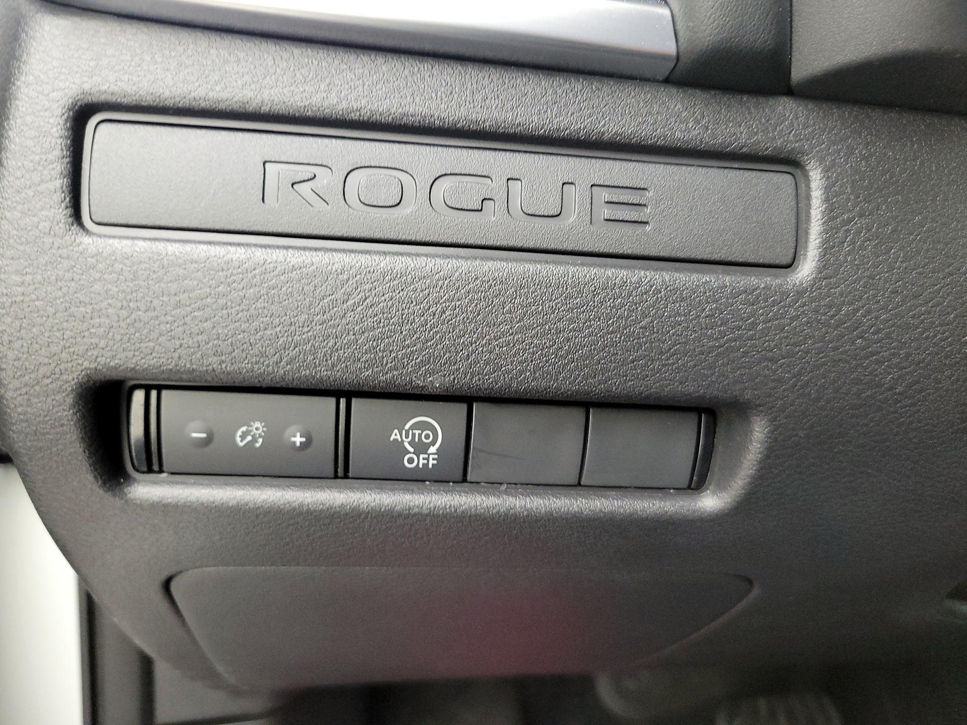 Thumbnail: 2023 Nissan Rogue - 13