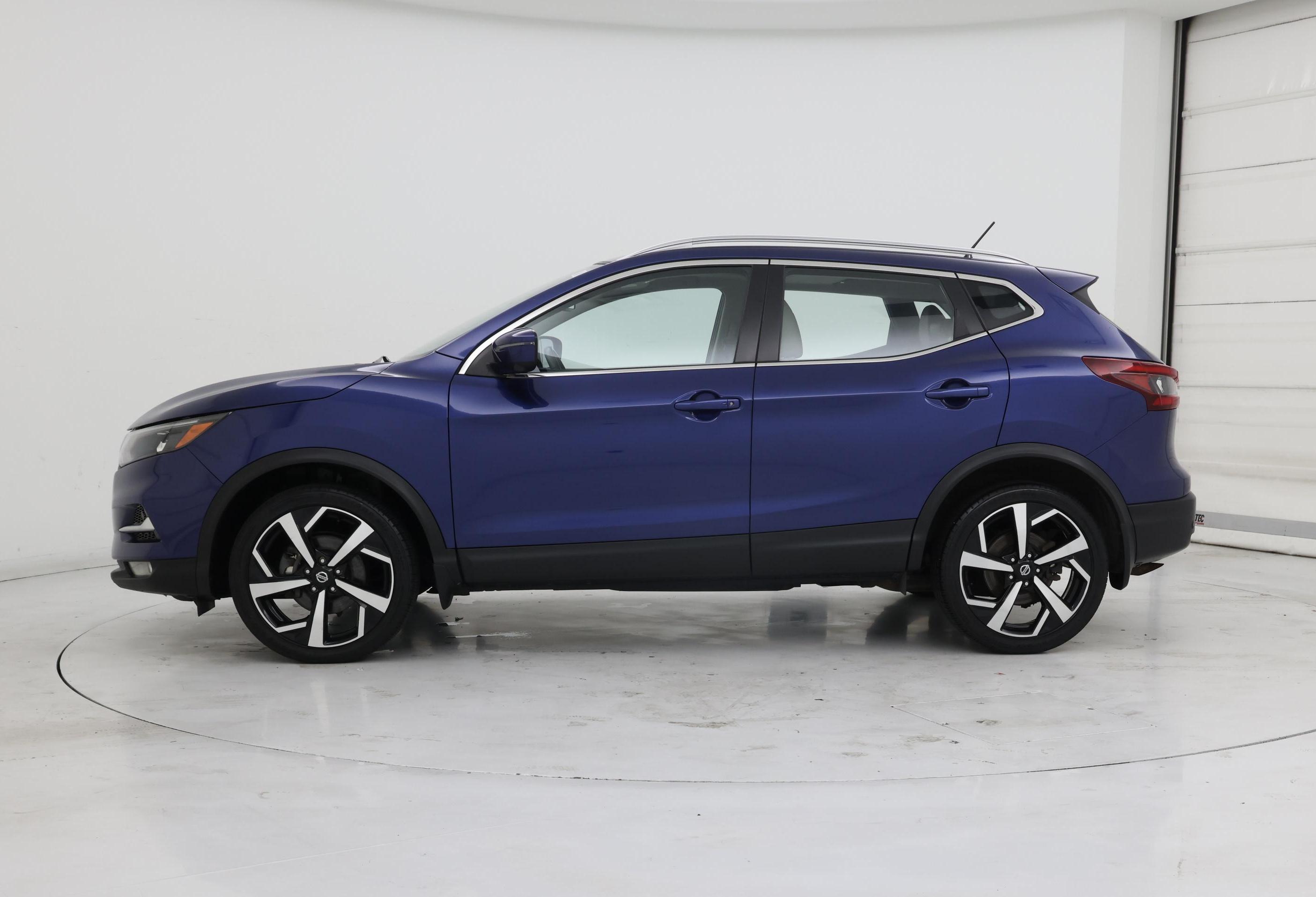 Thumbnail: 2022 Nissan Rogue Sport - 3