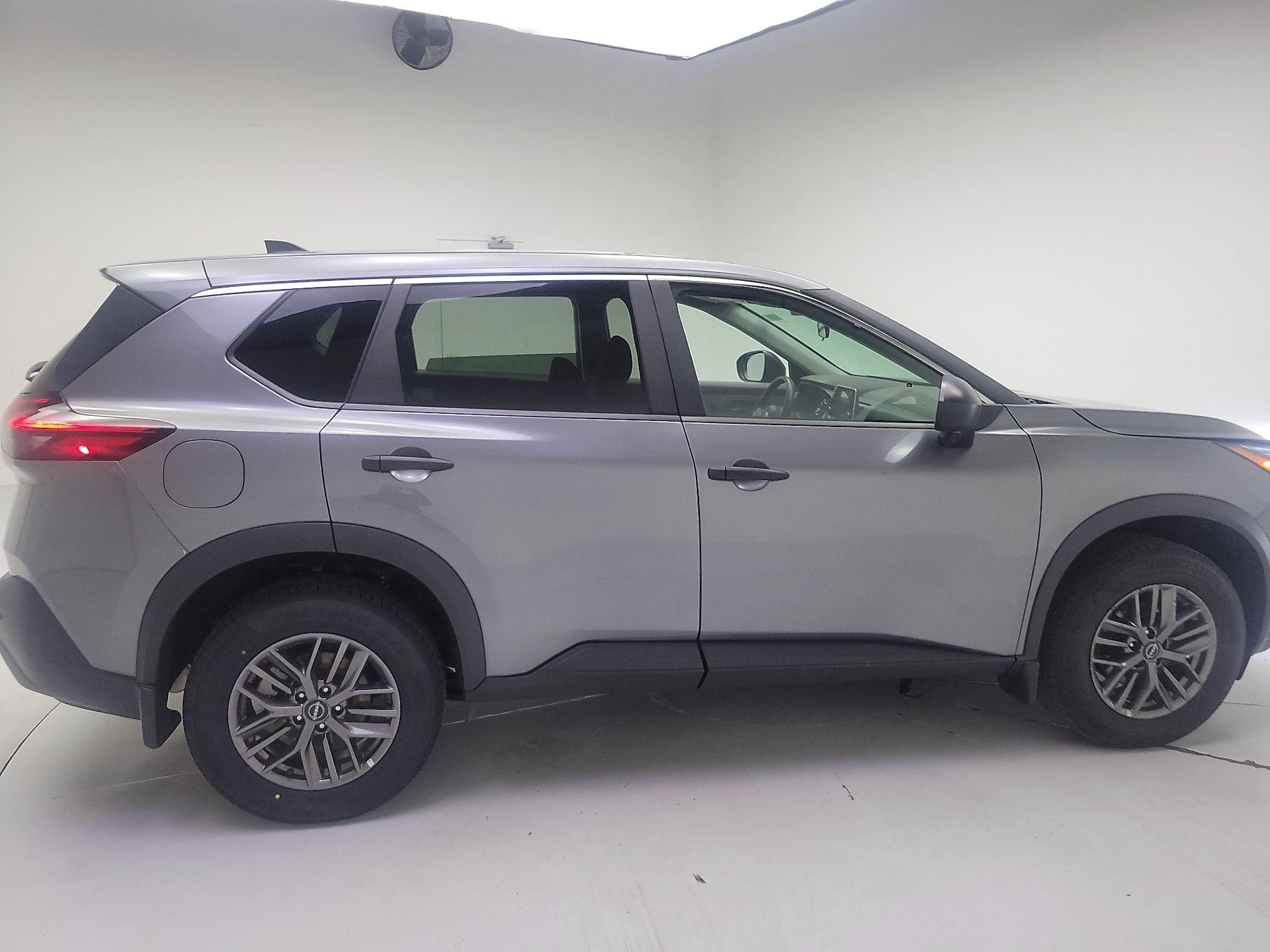 Thumbnail: 2023 Nissan Rogue - 4