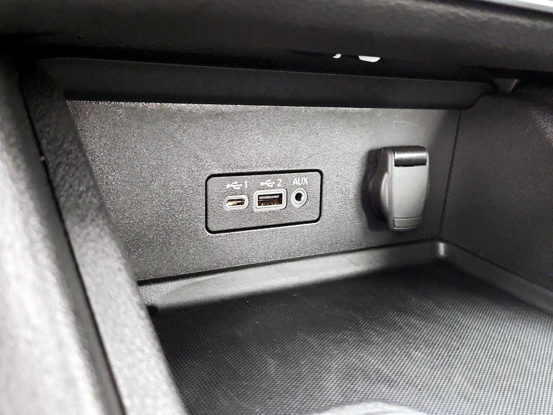 Thumbnail: 2022 Nissan Sentra - 18