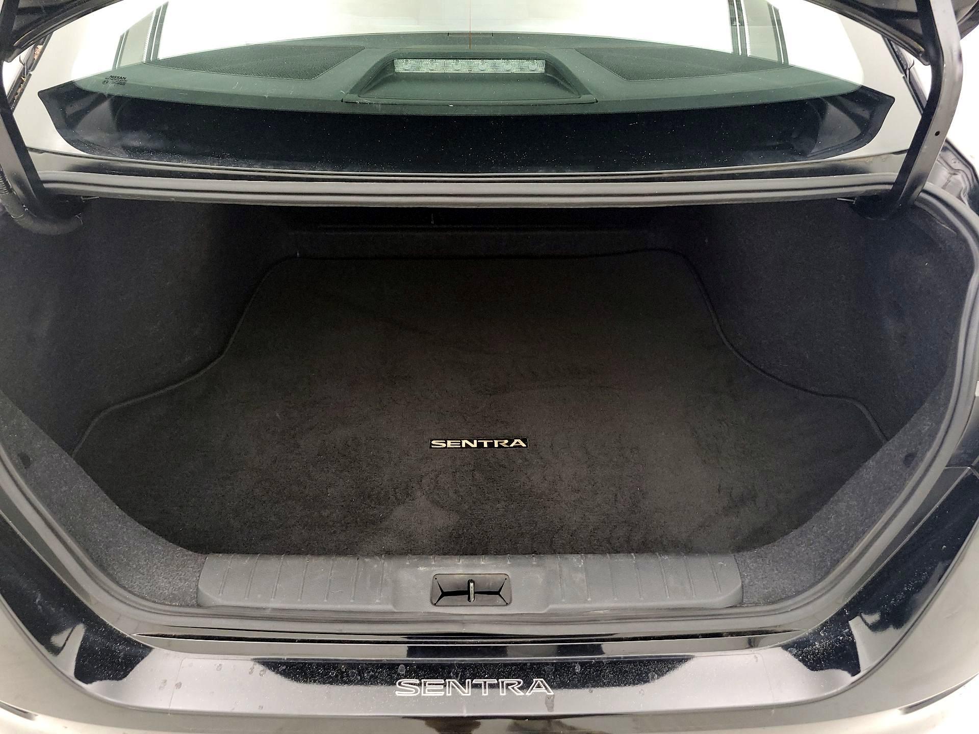 Thumbnail: 2020 Nissan Sentra - 20