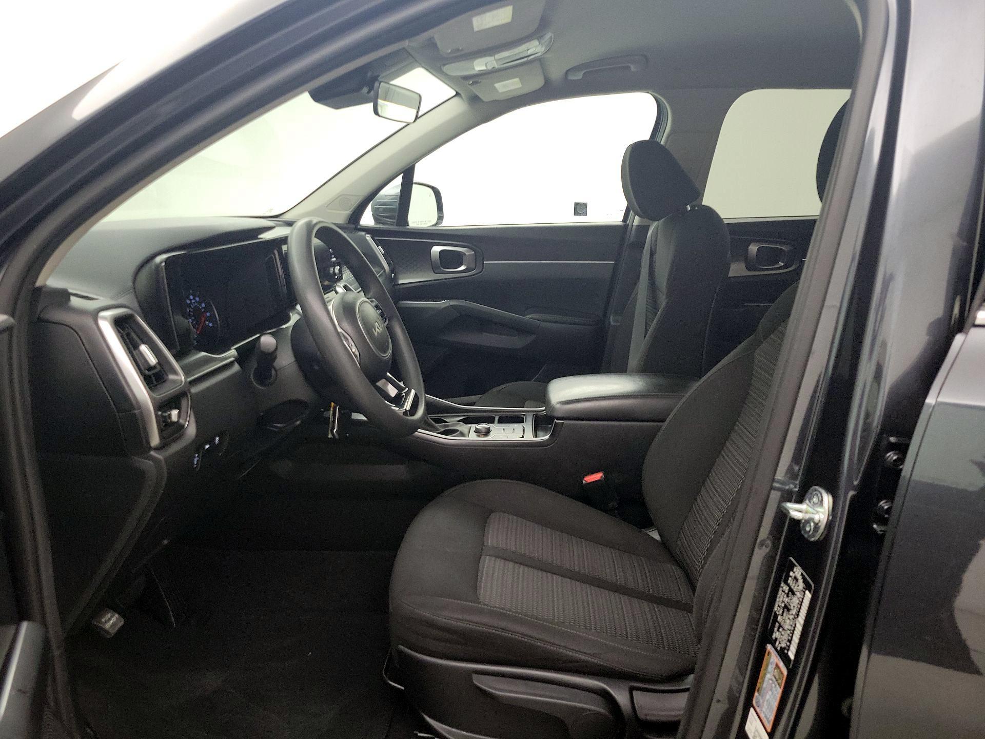 Thumbnail: 2023 Kia Sorento - 11