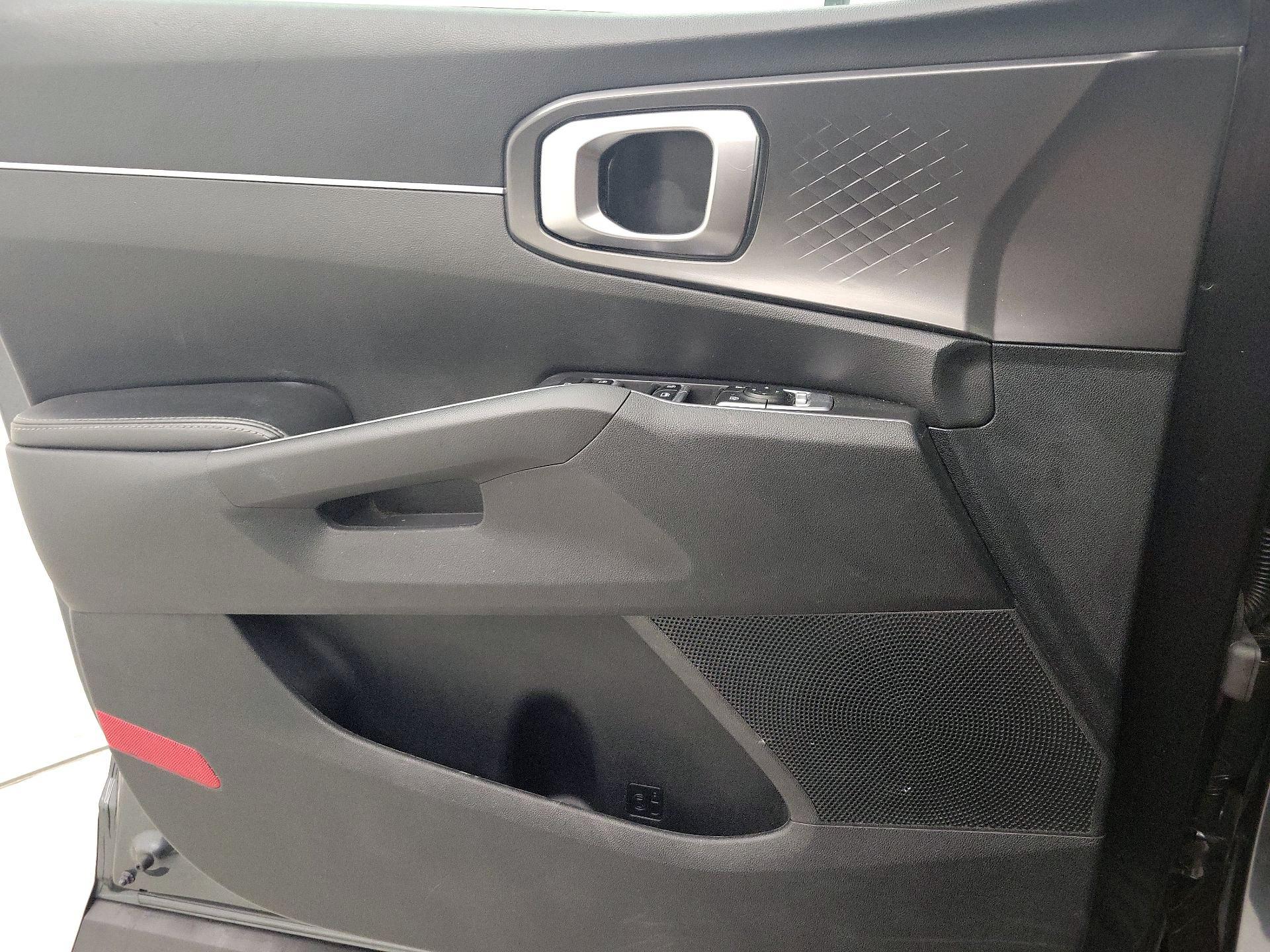 Thumbnail: 2023 Kia Sorento - 12