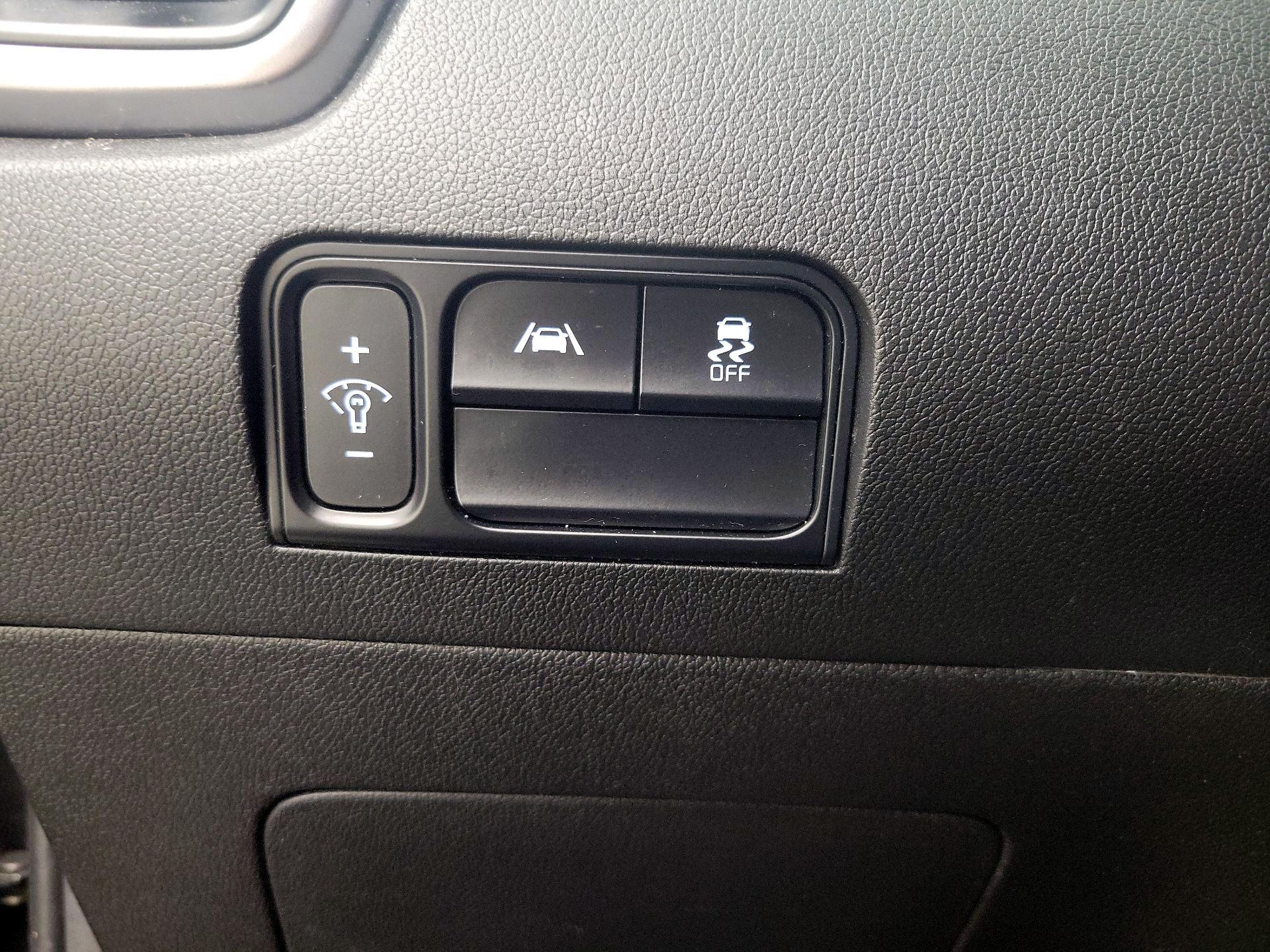 Thumbnail: 2023 Kia Sorento - 13