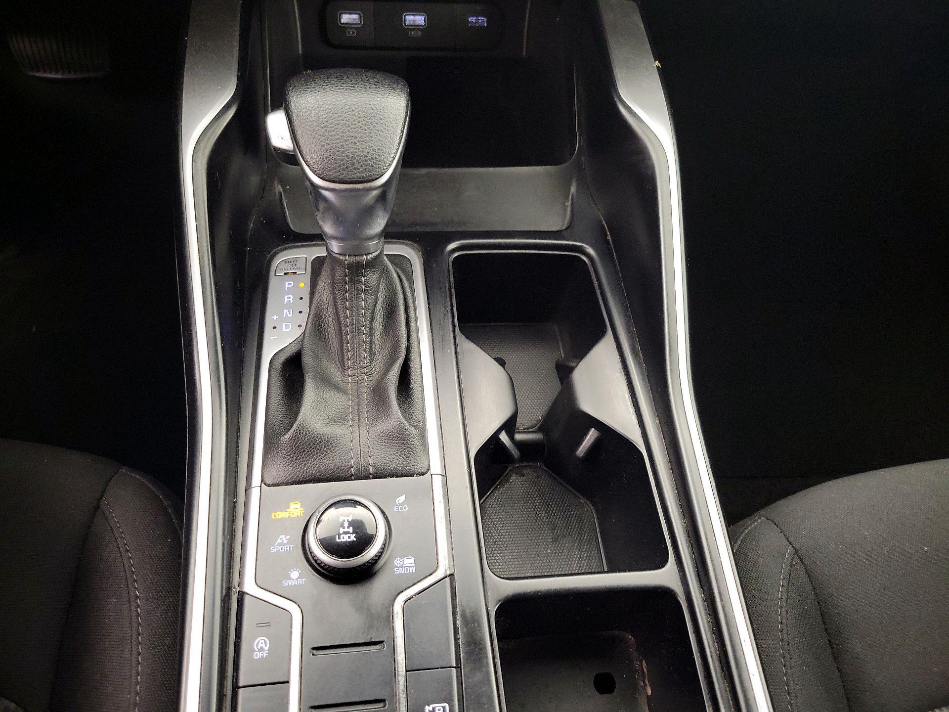 Thumbnail: 2023 Kia Sorento - 17