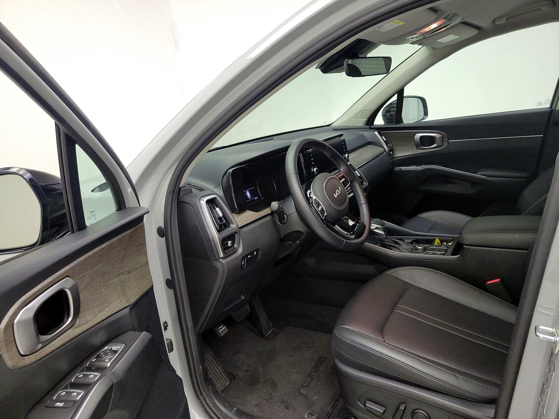 Thumbnail: 2022 Kia Sorento - 9