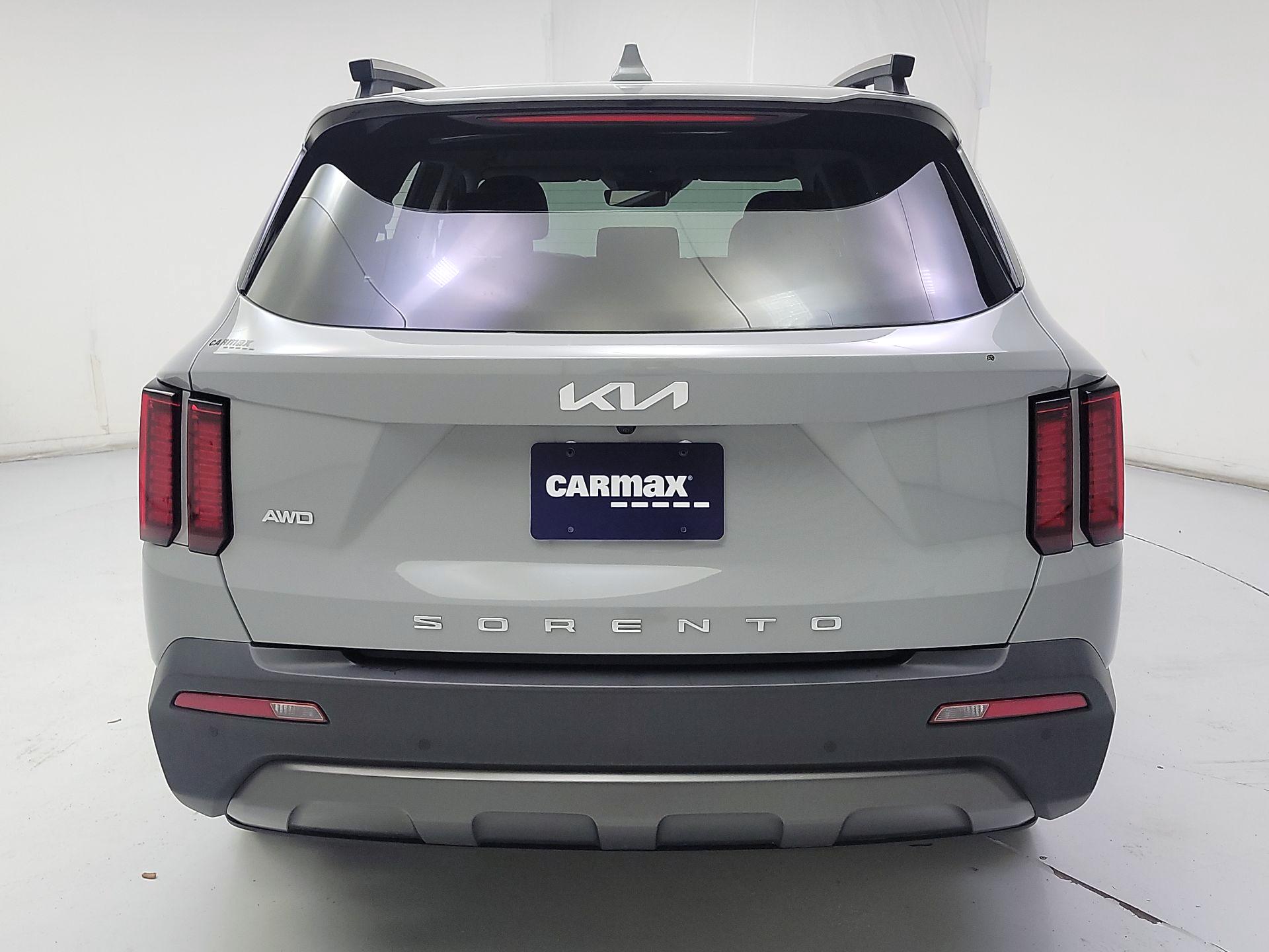 Thumbnail: 2022 Kia Sorento - 6