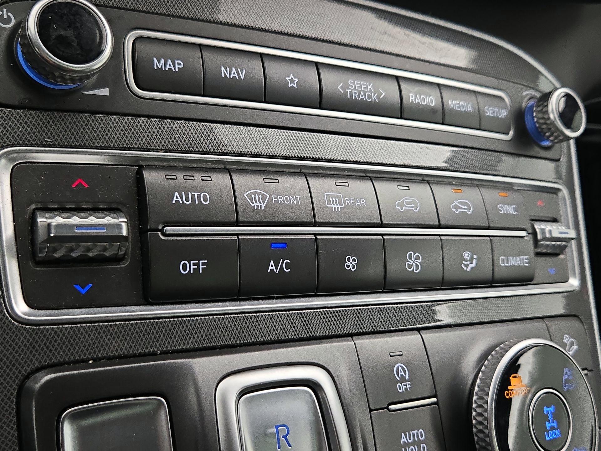 Thumbnail: 2022 Hyundai Santa Fe - 17