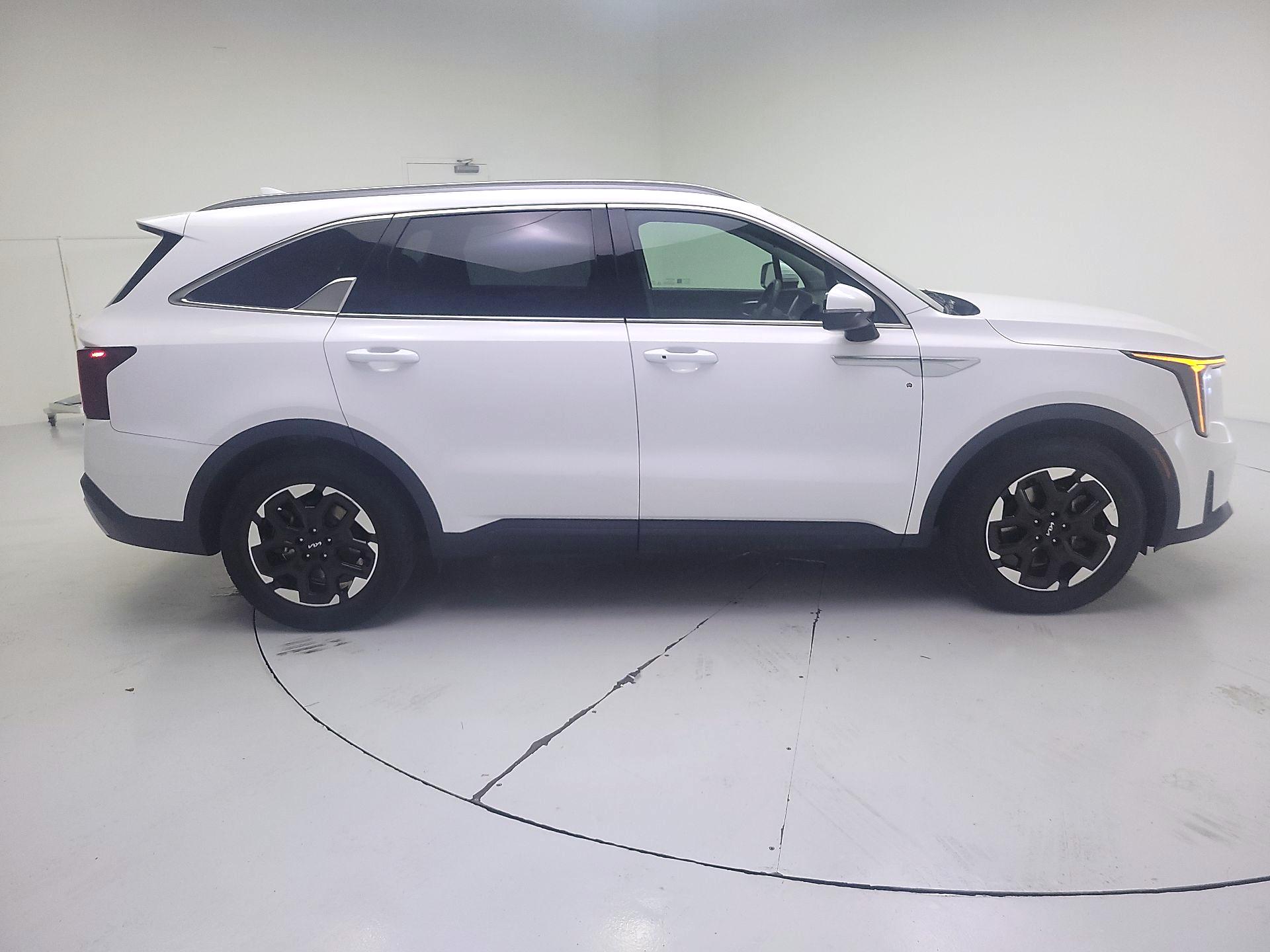 Thumbnail: 2024 Kia Sorento - 4