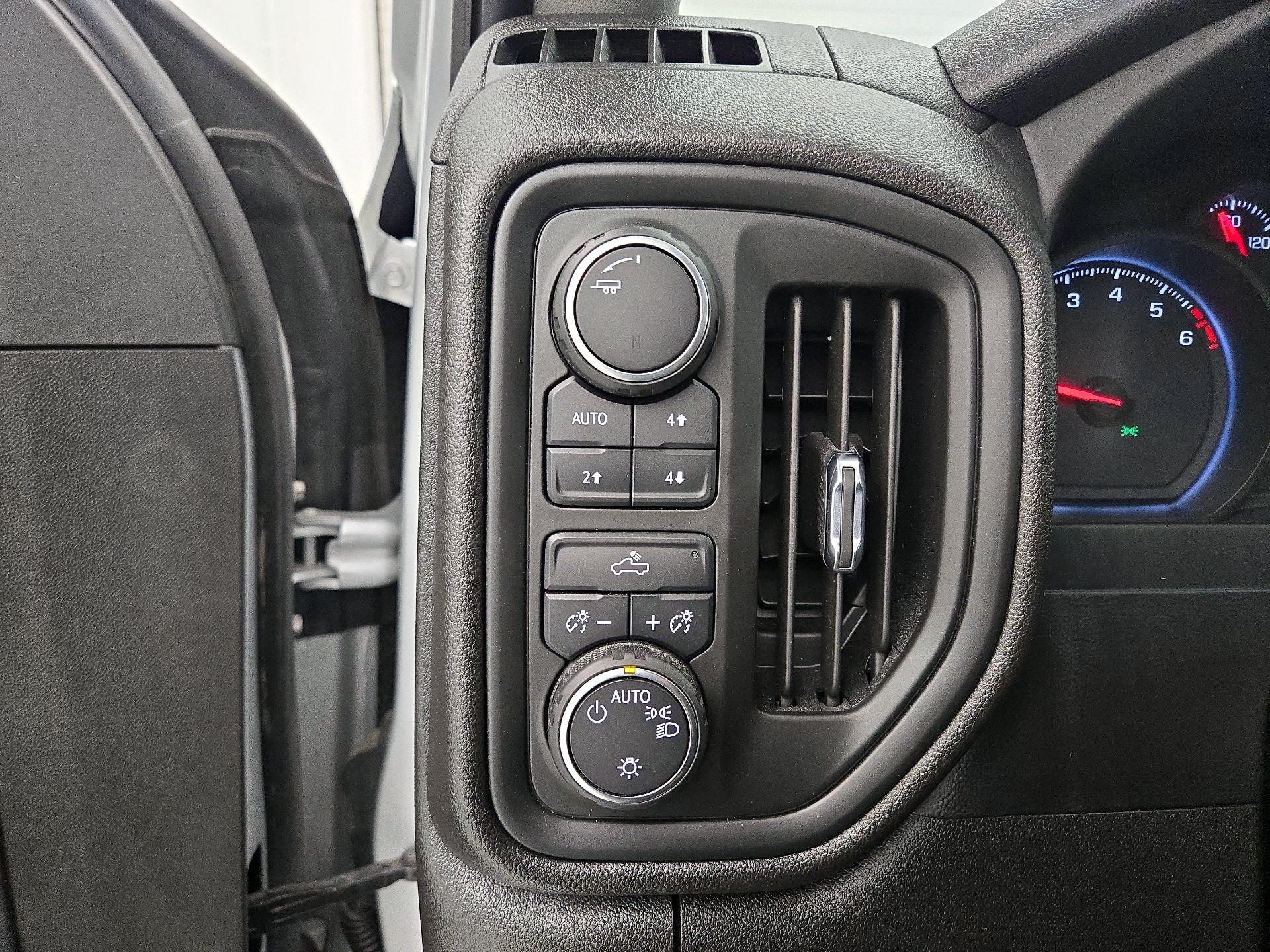 Thumbnail: 2021 Chevrolet Silverado 1500 - 13