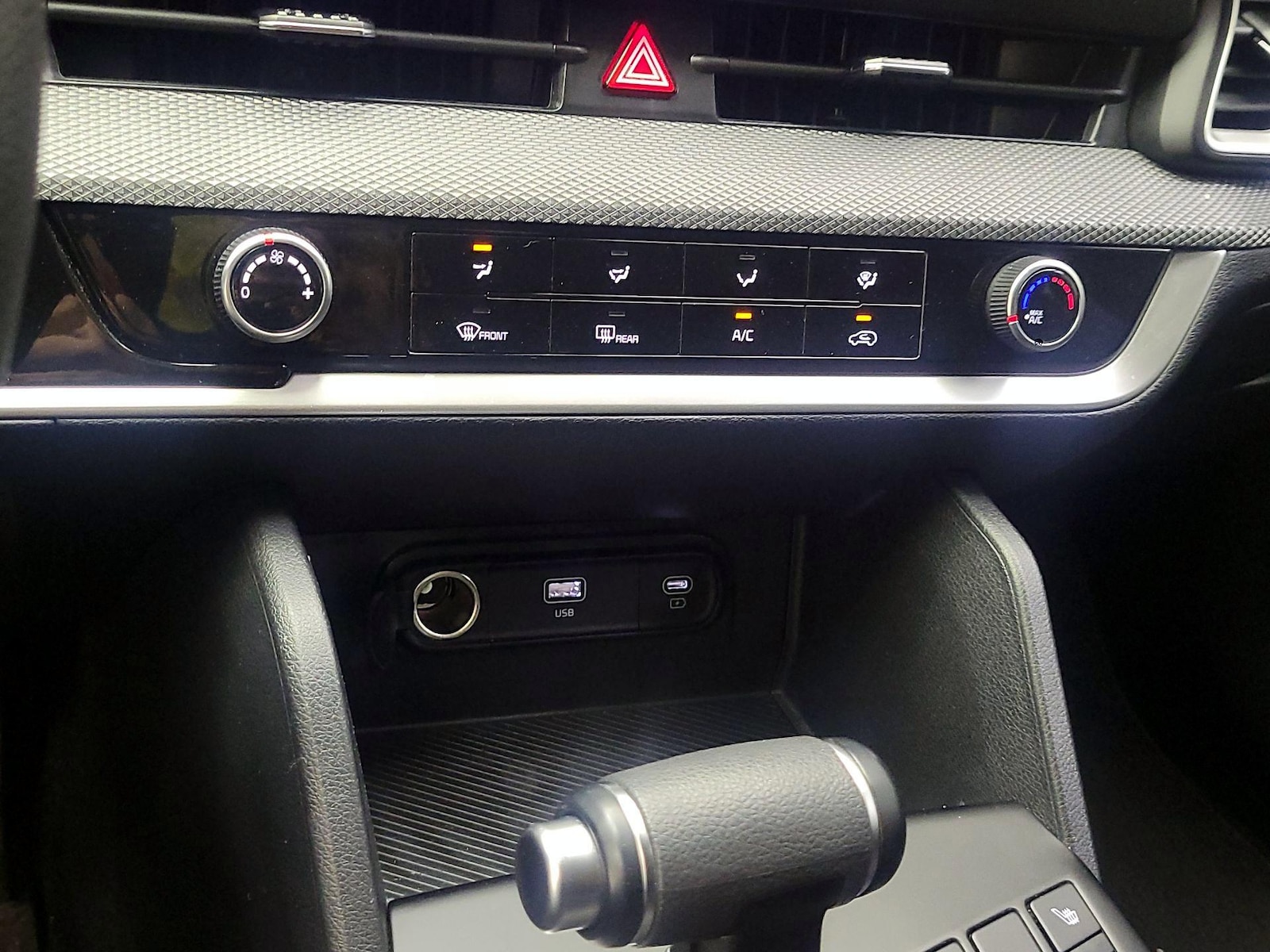 2024 Kia Sportage LX - Photo 15