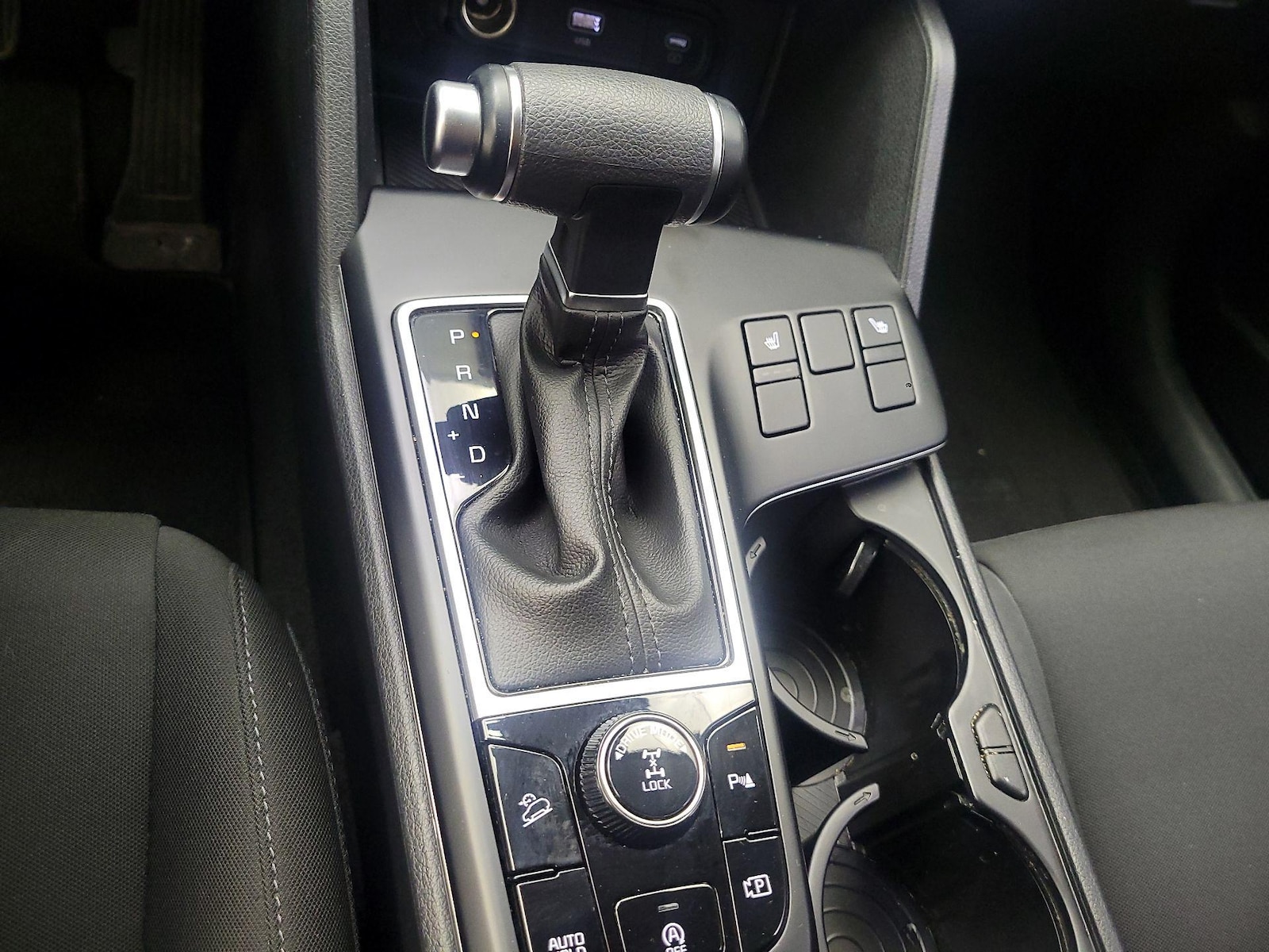 2024 Kia Sportage LX - Photo 16