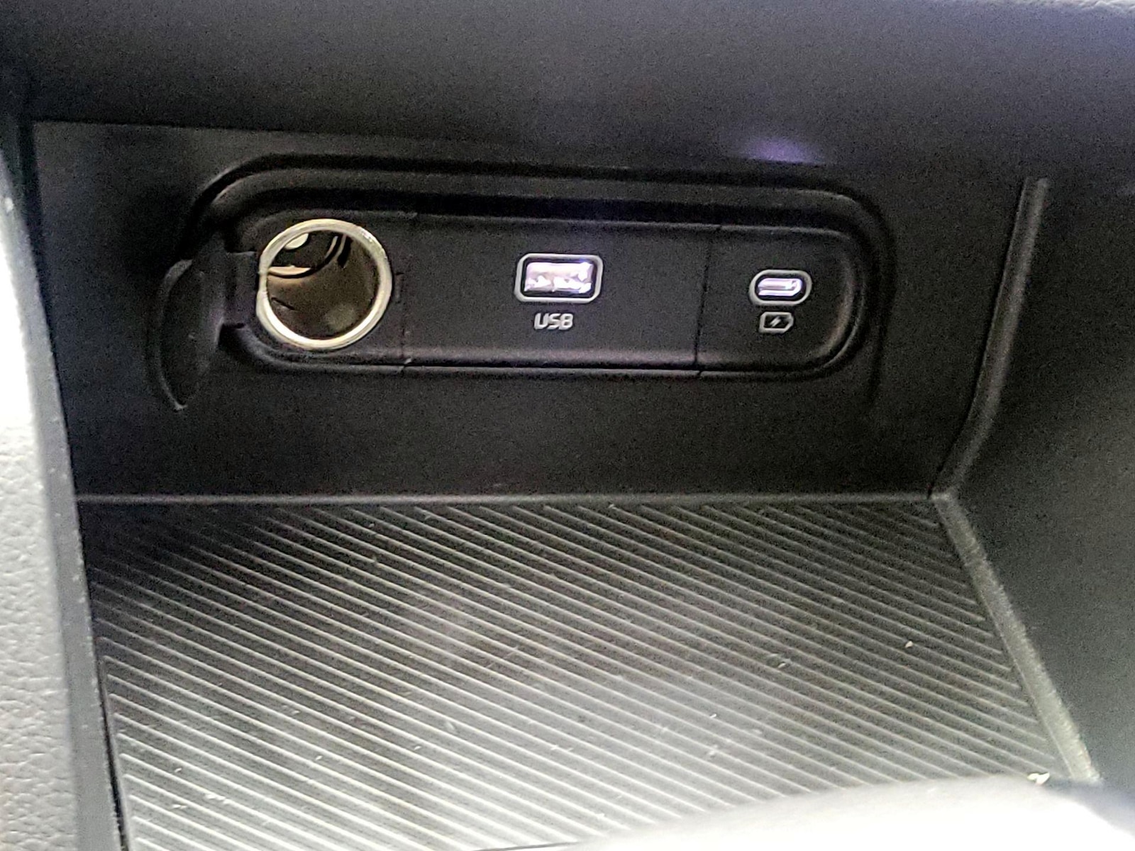 2024 Kia Sportage LX - Photo 17