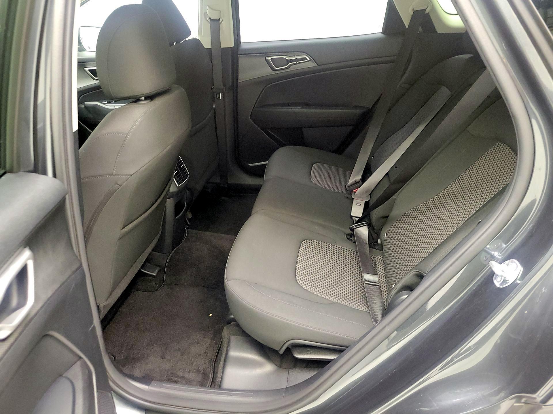 Thumbnail: 2024 Kia Sportage - 17