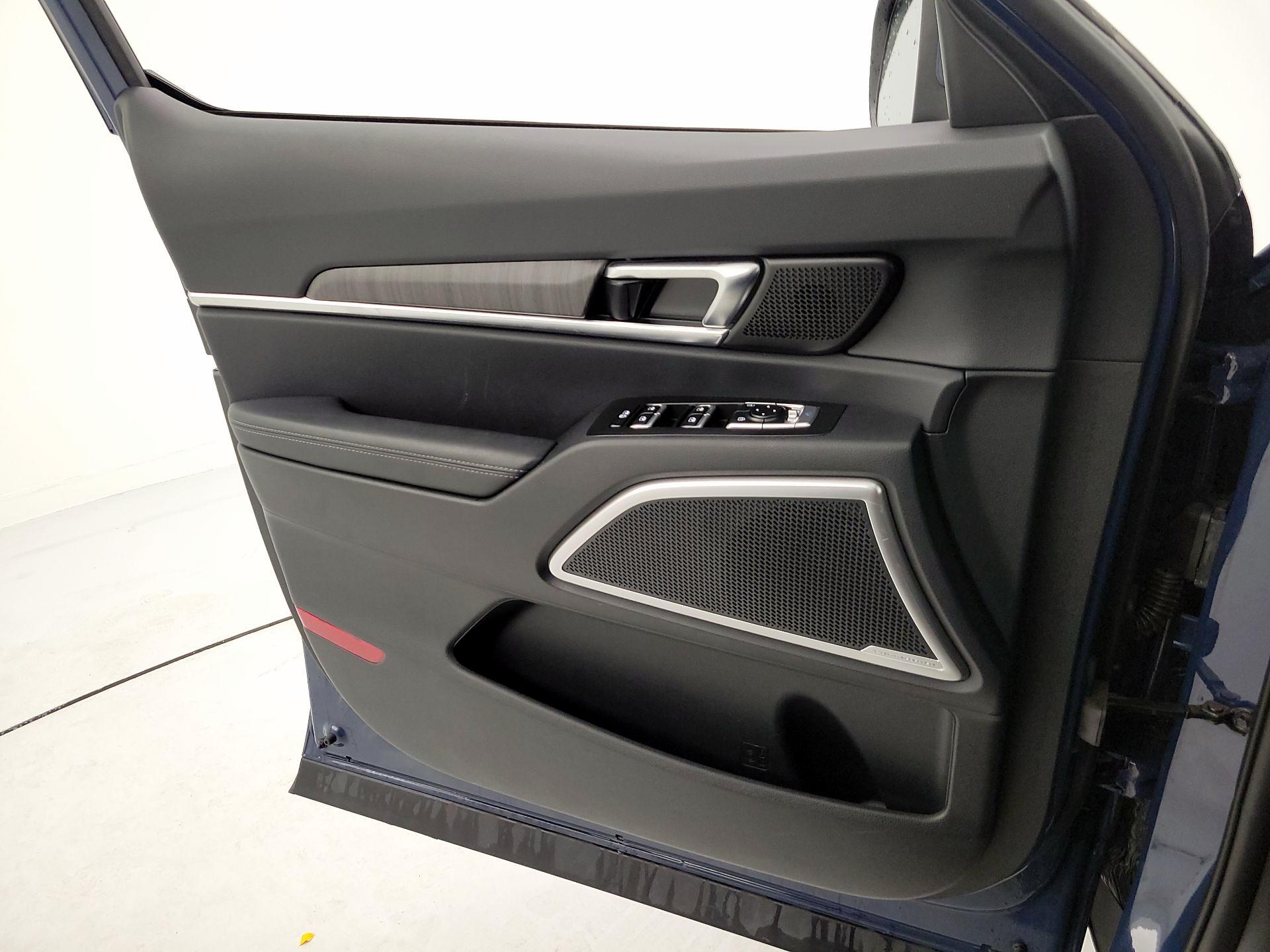 Thumbnail: 2023 Kia Telluride - 12