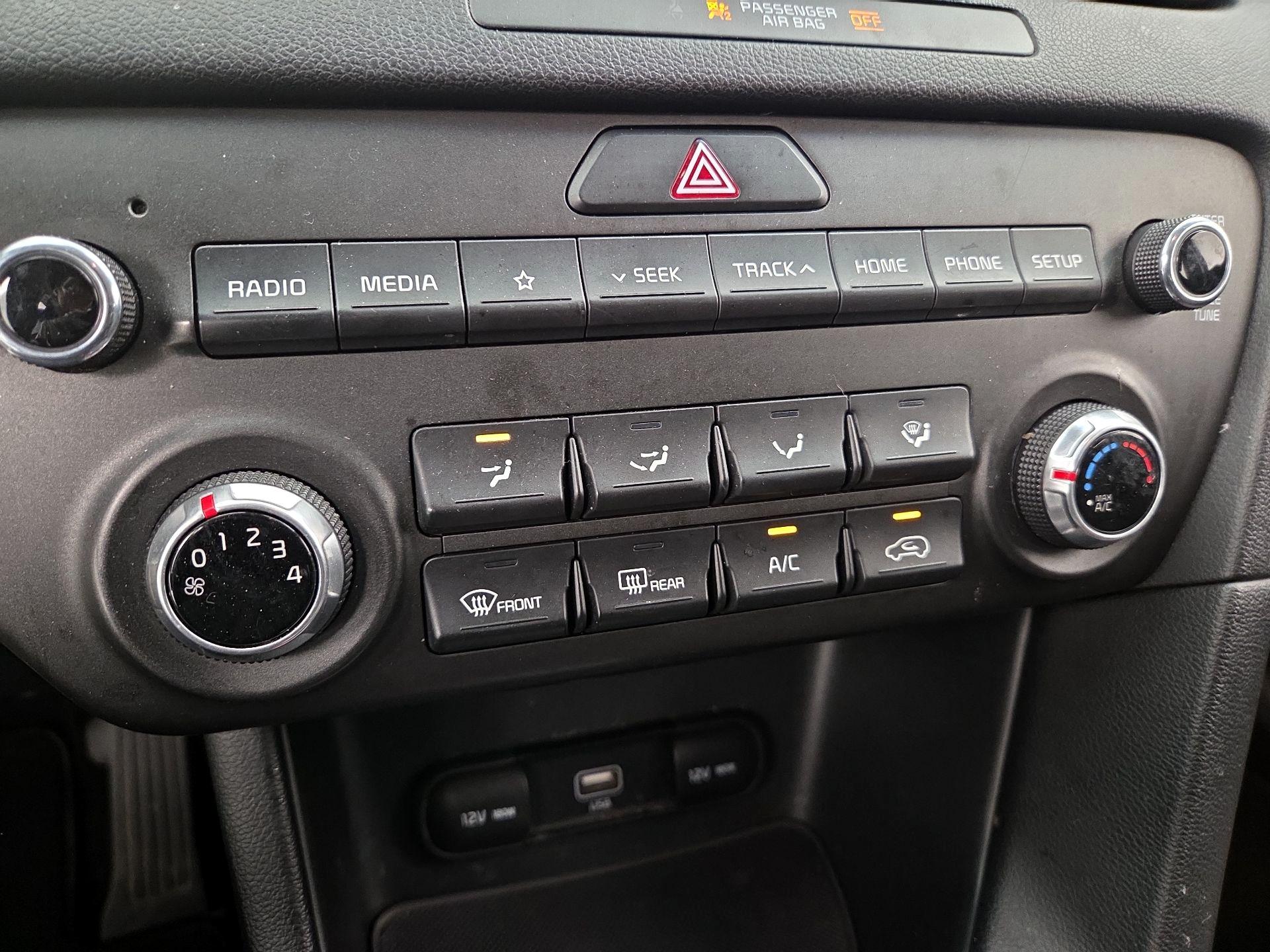 Thumbnail: 2021 Kia Sportage - 16