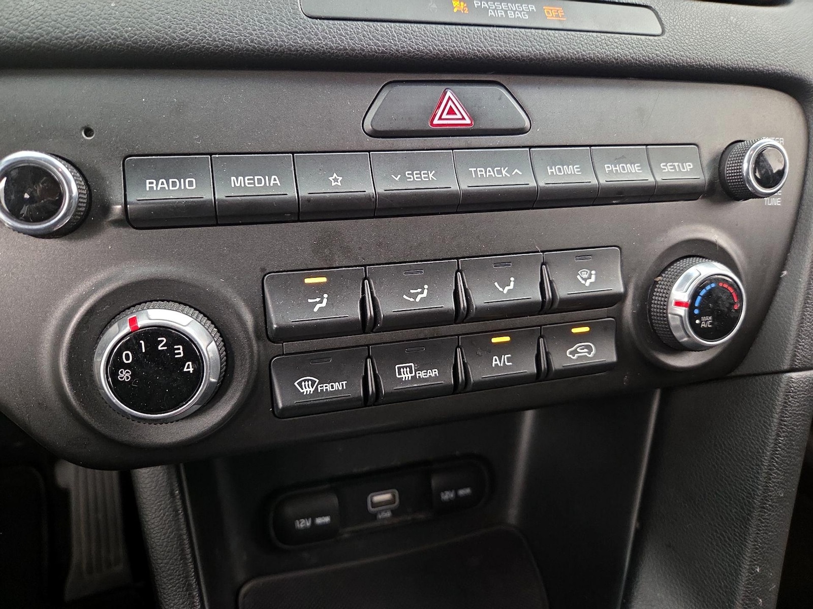 2021 Kia Sportage LX - Photo 17