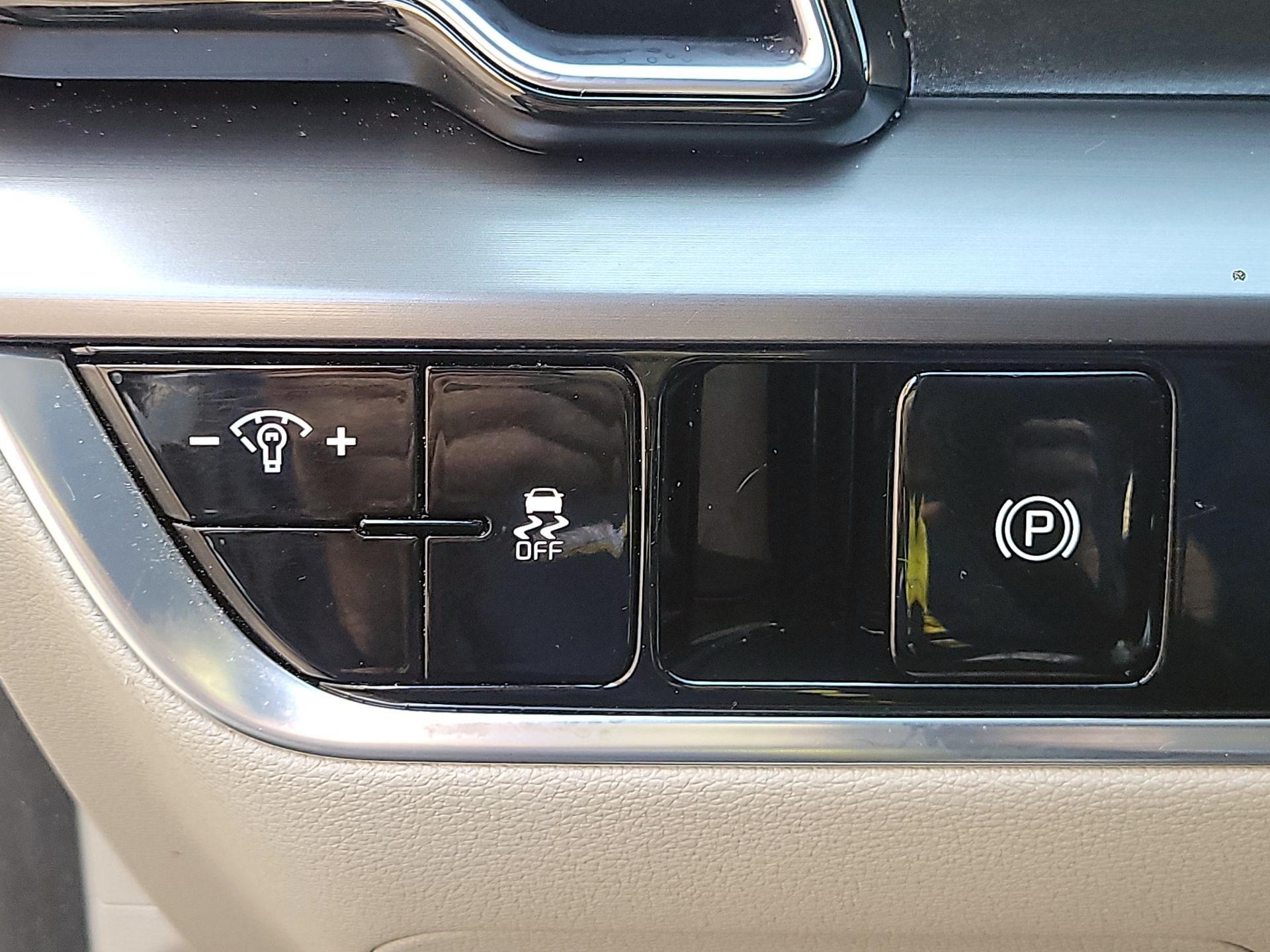 Thumbnail: 2023 Kia Sportage - 11